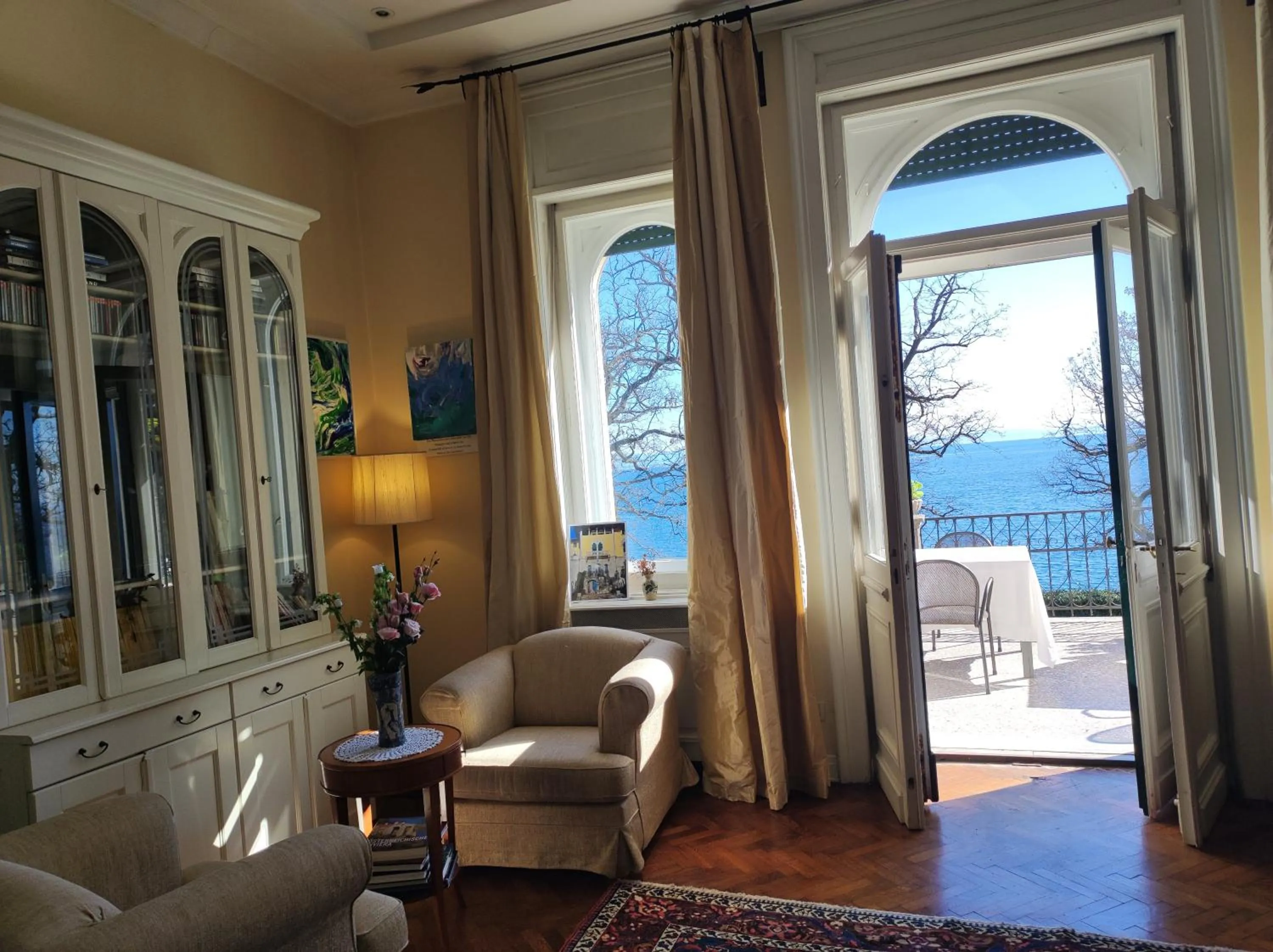 Seating area in Hotel Villa Astra