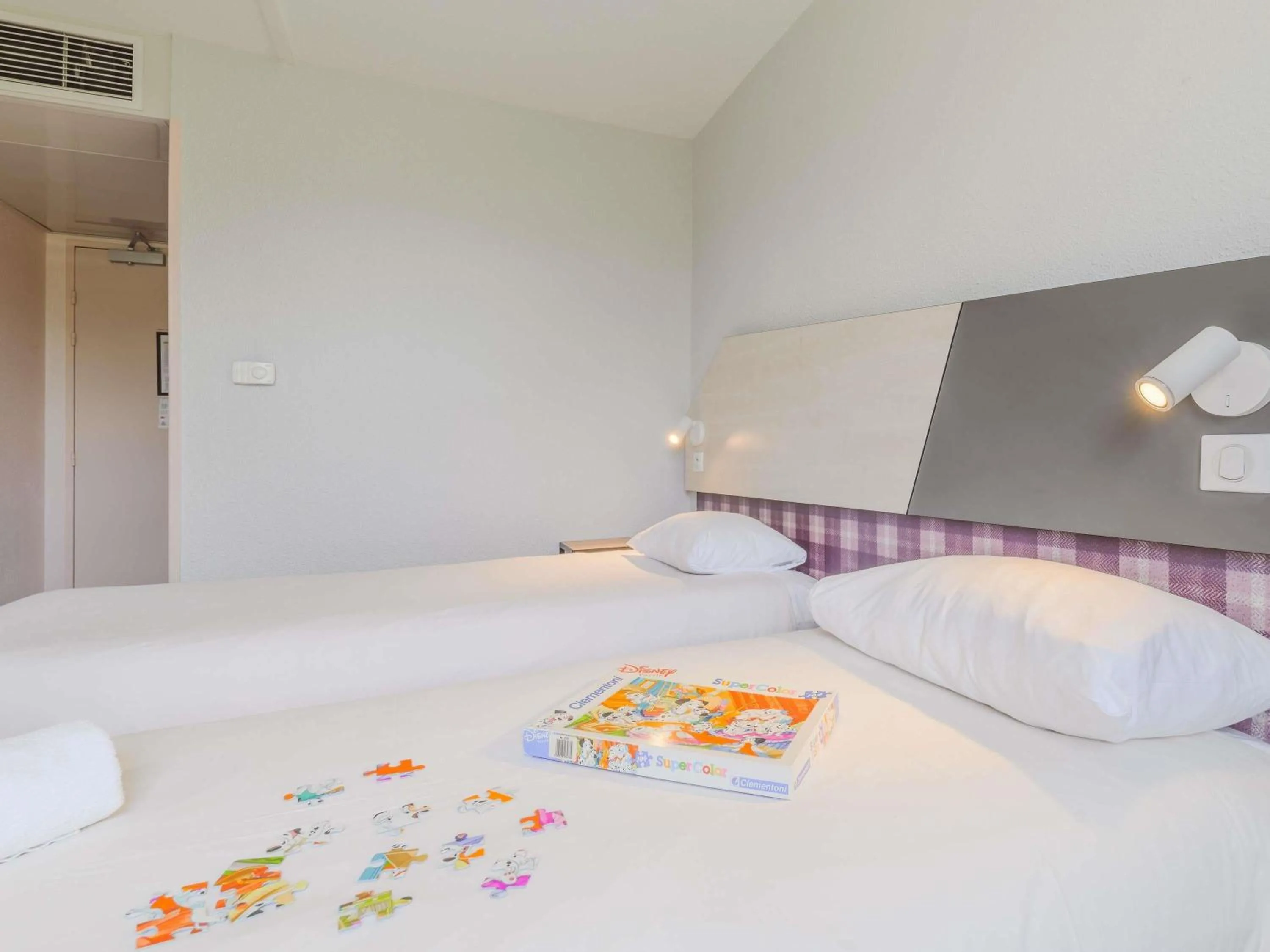 Bedroom, Bed in greet hôtel Annecy Cran-Gevrier by Accor