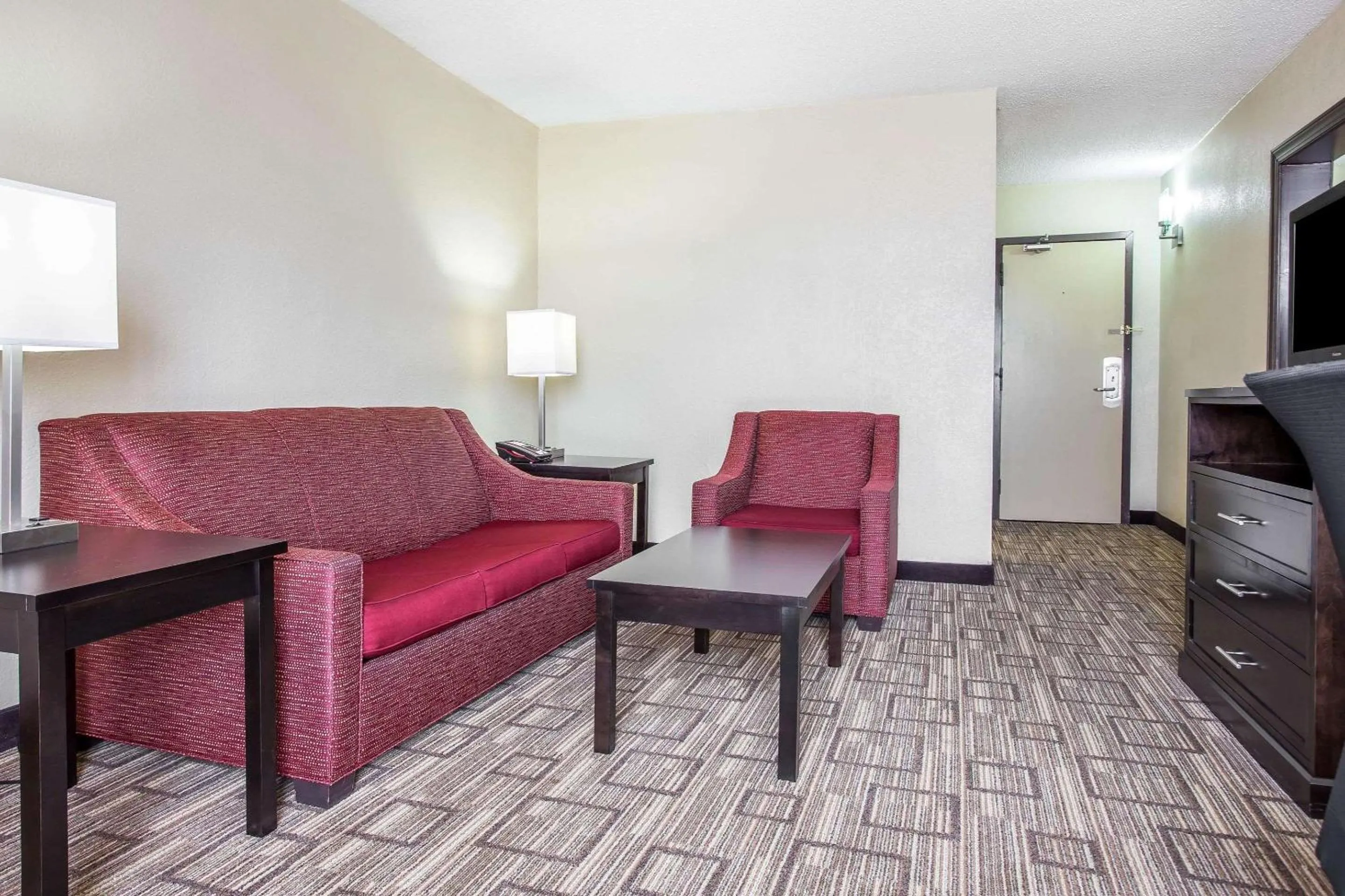 Photo of the whole room in Clarion Hotel Fort Mill Near Amusement Park