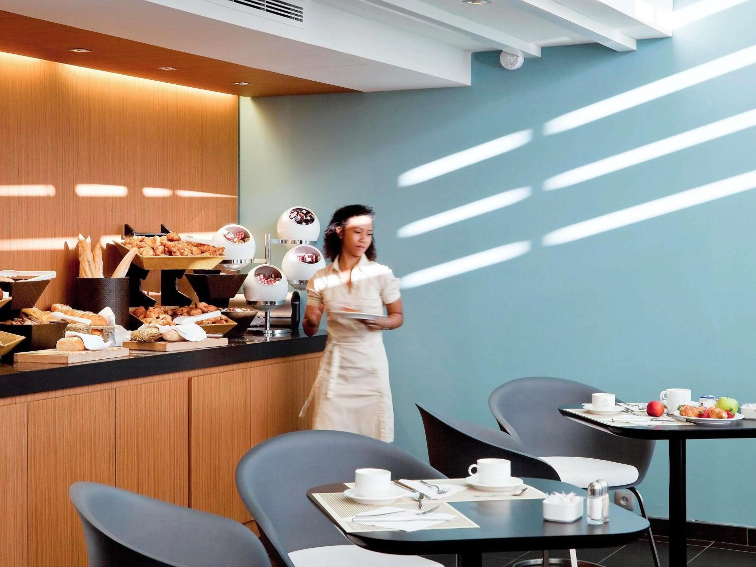 Restaurant/places to eat in Novotel Marseille Vieux Port