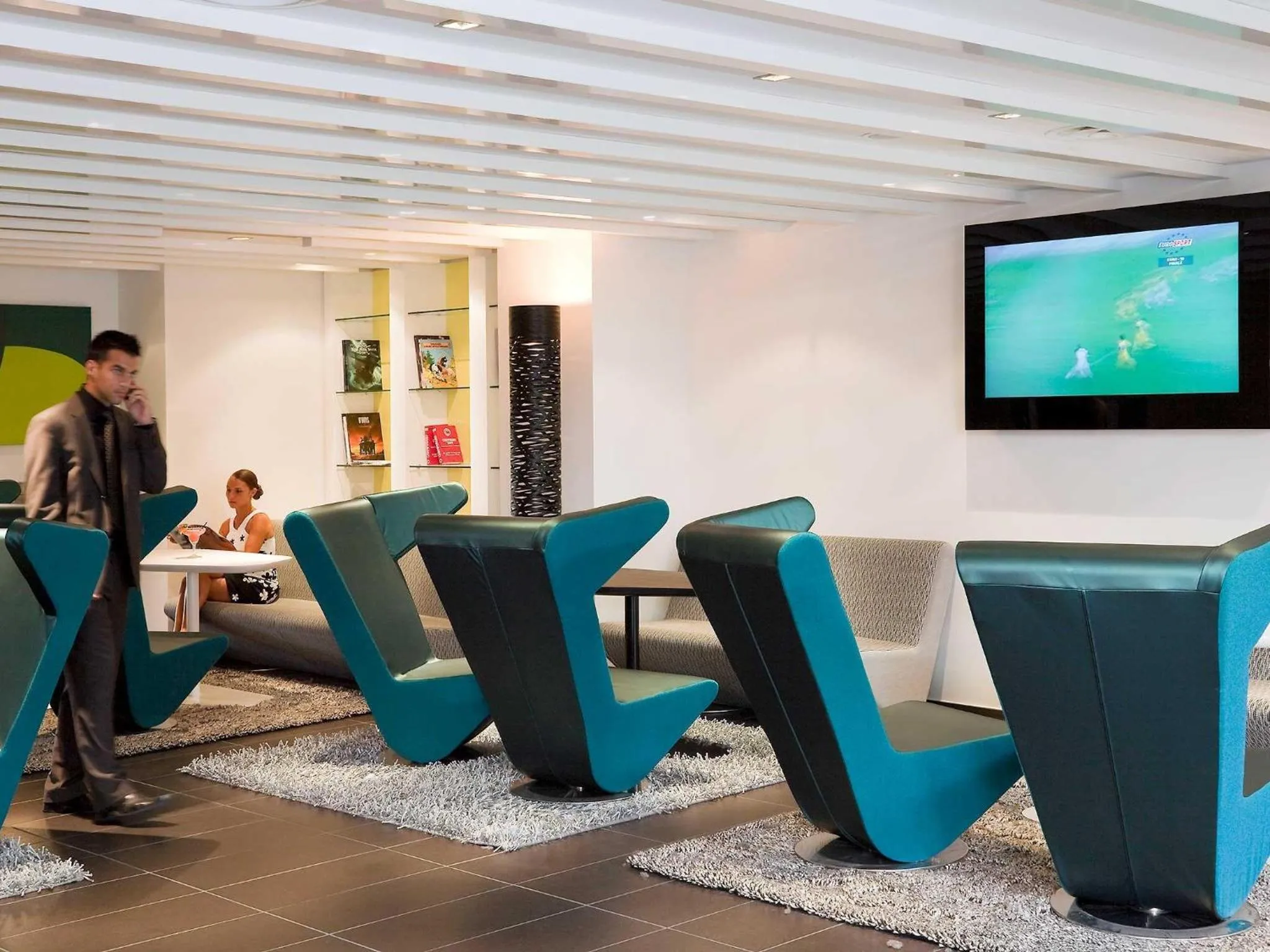 Lounge or bar in Novotel Marseille Vieux Port