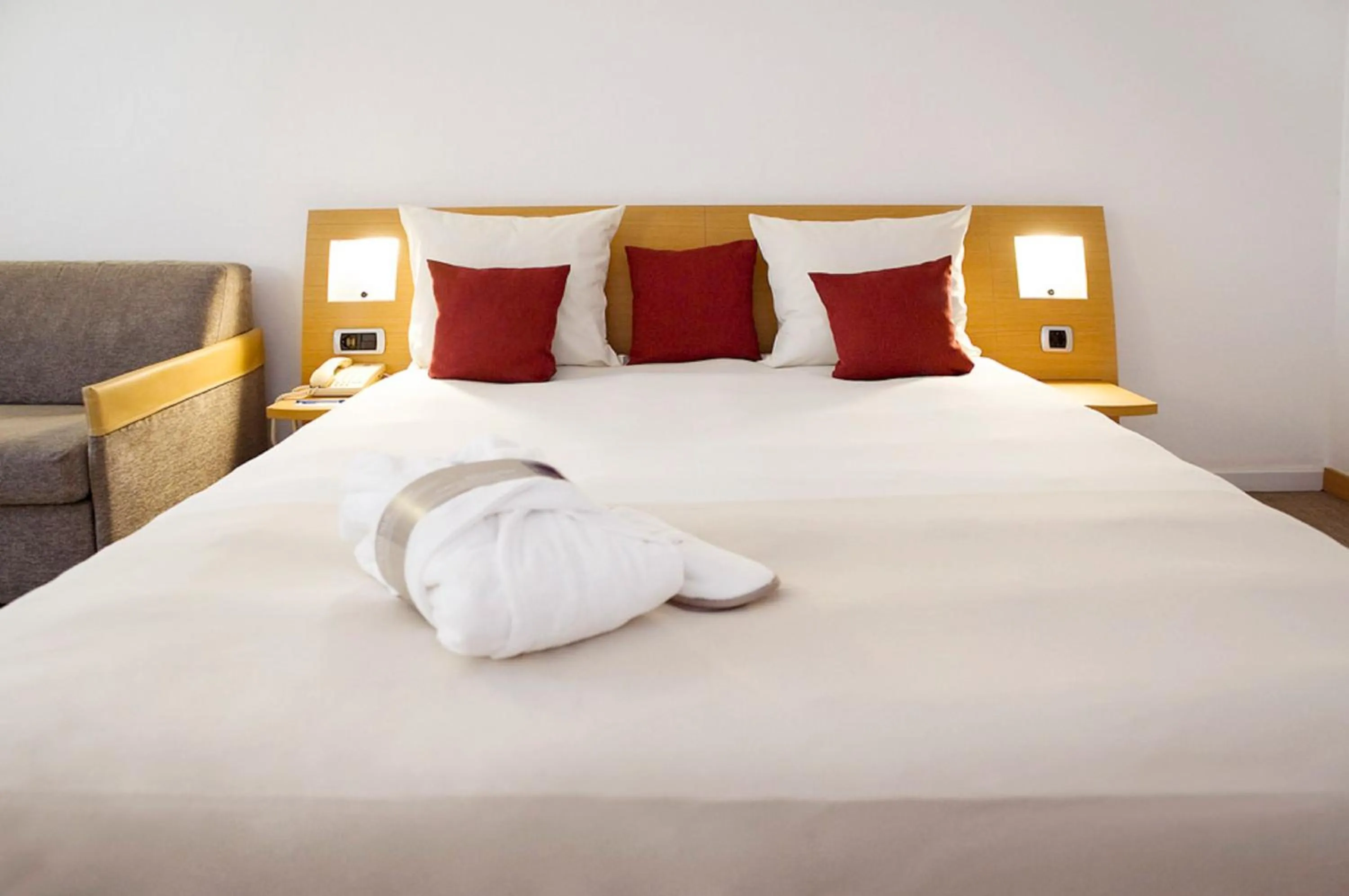 Bed in Novotel Marseille Vieux Port