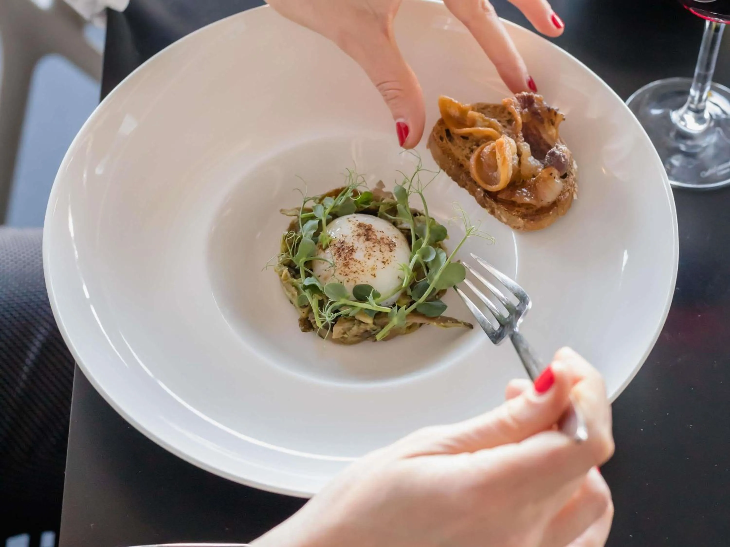 Restaurant/places to eat in Novotel Marseille Vieux Port