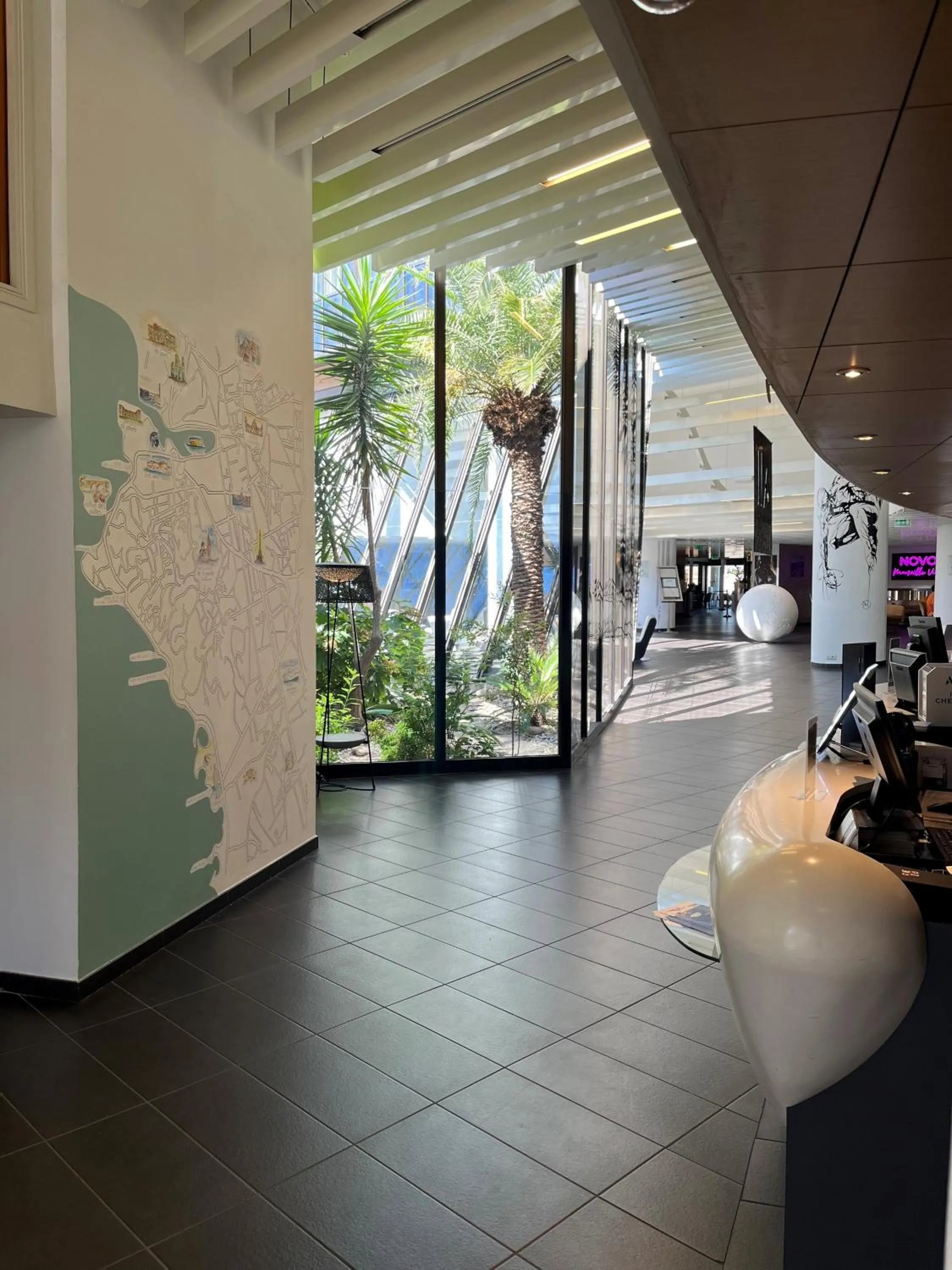 Lobby or reception in Novotel Marseille Vieux Port