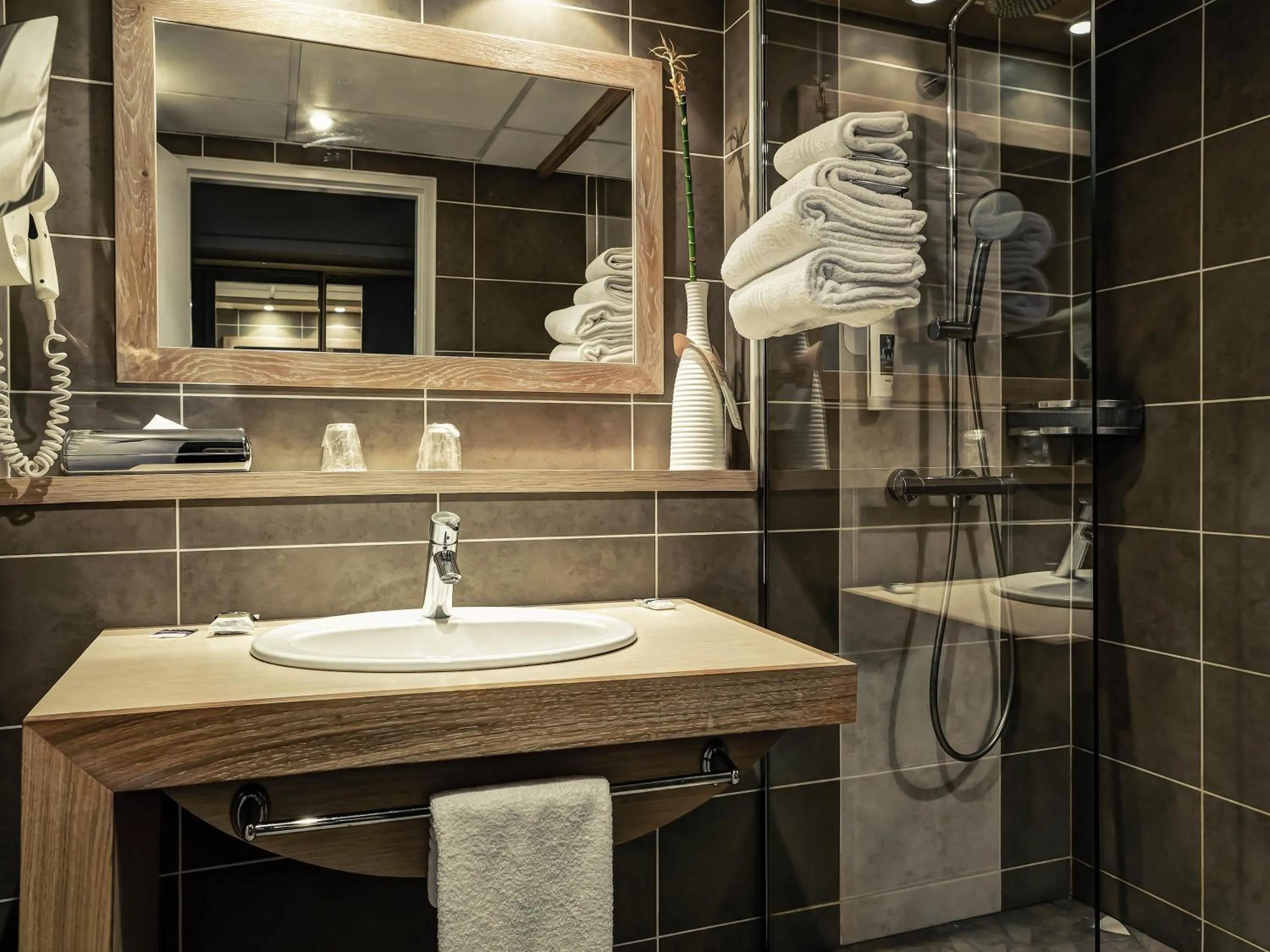 Bedroom in Mercure Lyon Charbonnières