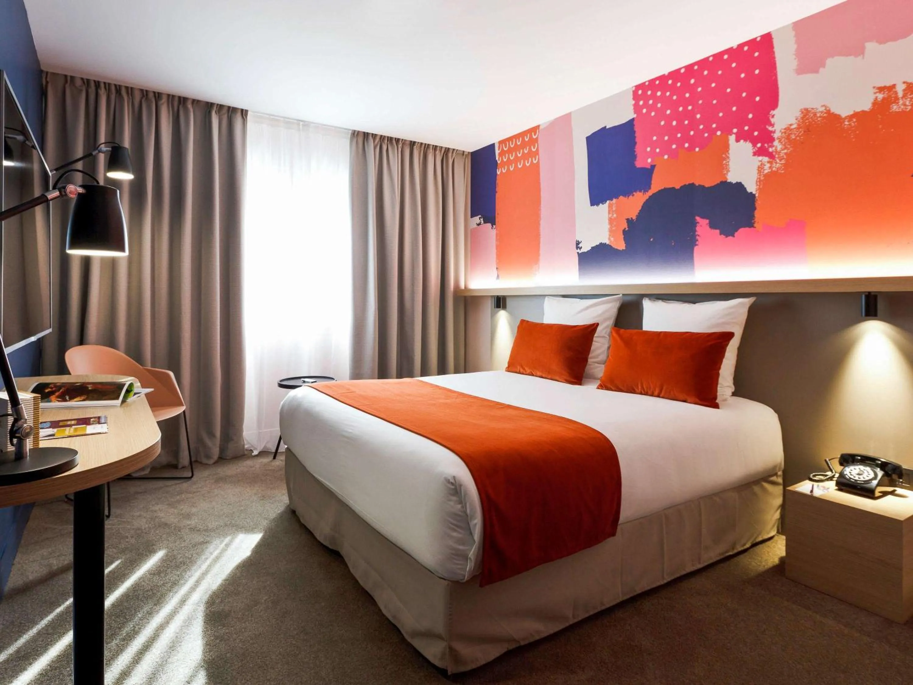 Bedroom, Bed in Mercure Lyon Charbonnières