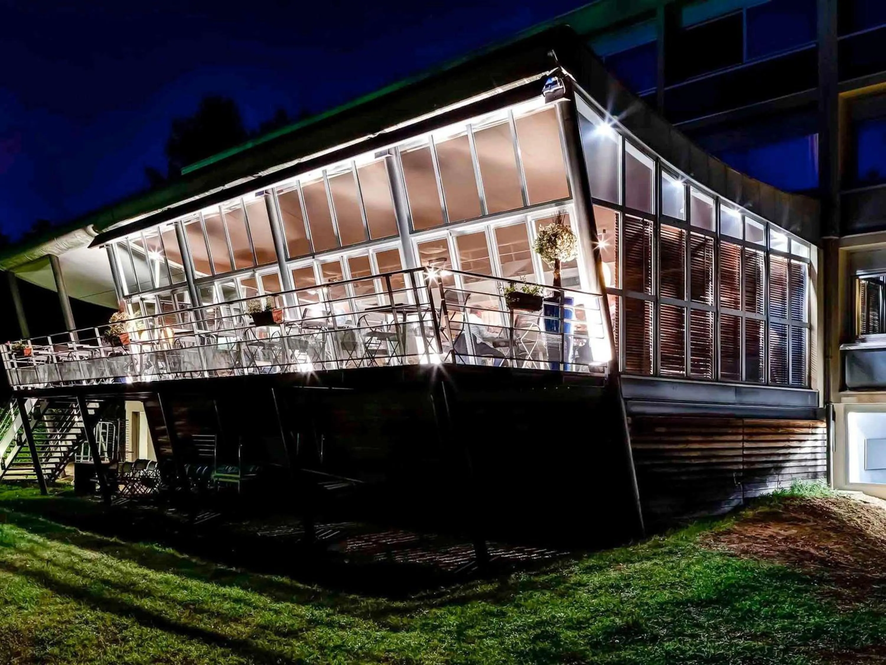 Property building in Mercure Lyon Charbonnières