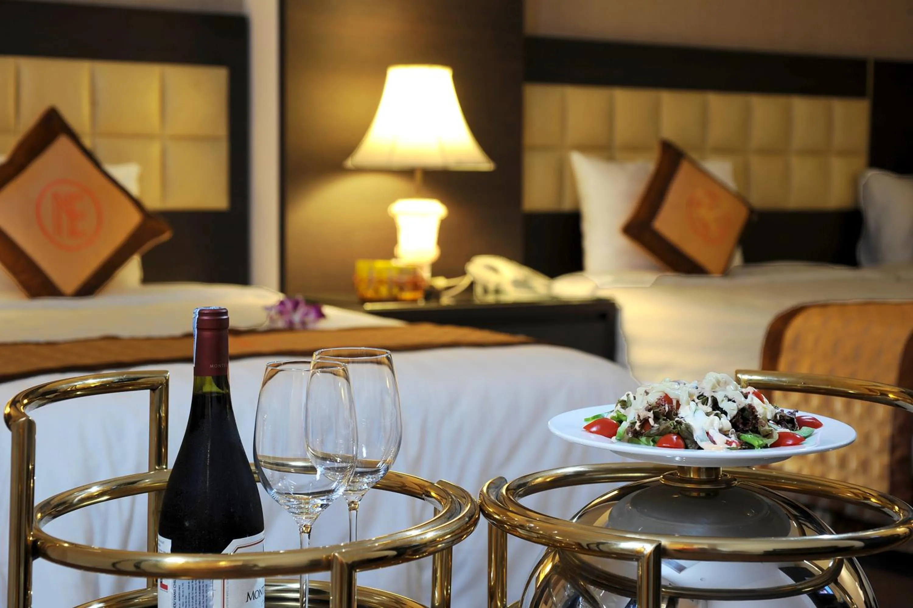 New Era Hotel & Villa