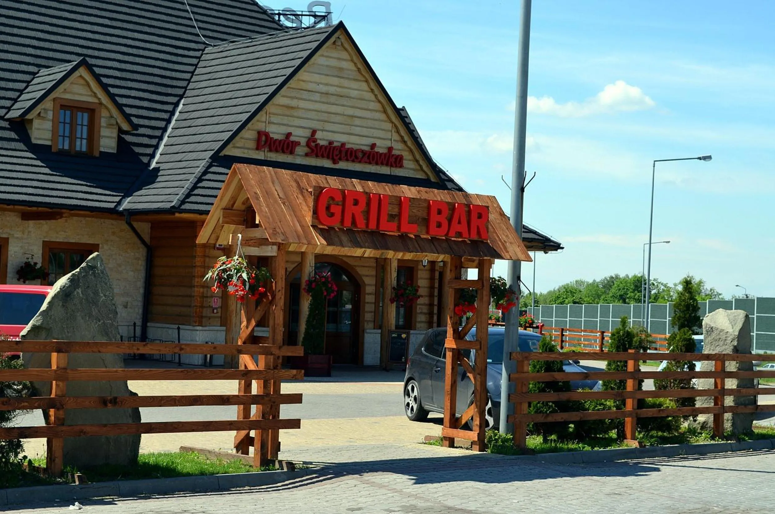 Facade/entrance, Property Building in Dw¿r ?wi?tosz¿wka