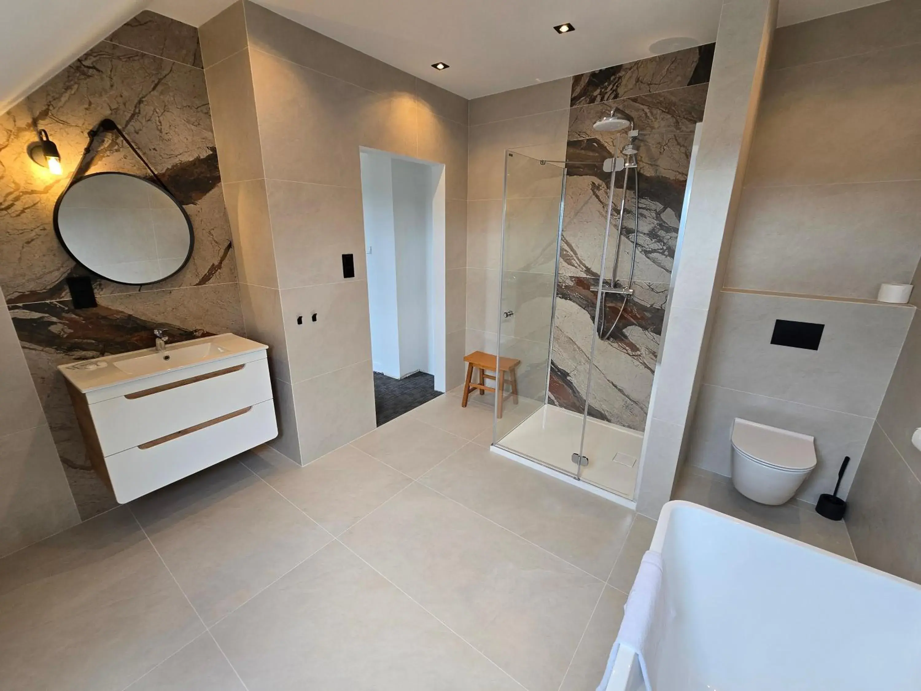 Deluxe Double Room with Bath in Dwór Świętoszówka Deluxe Double Room with Bath in Dwór Świętoszówka