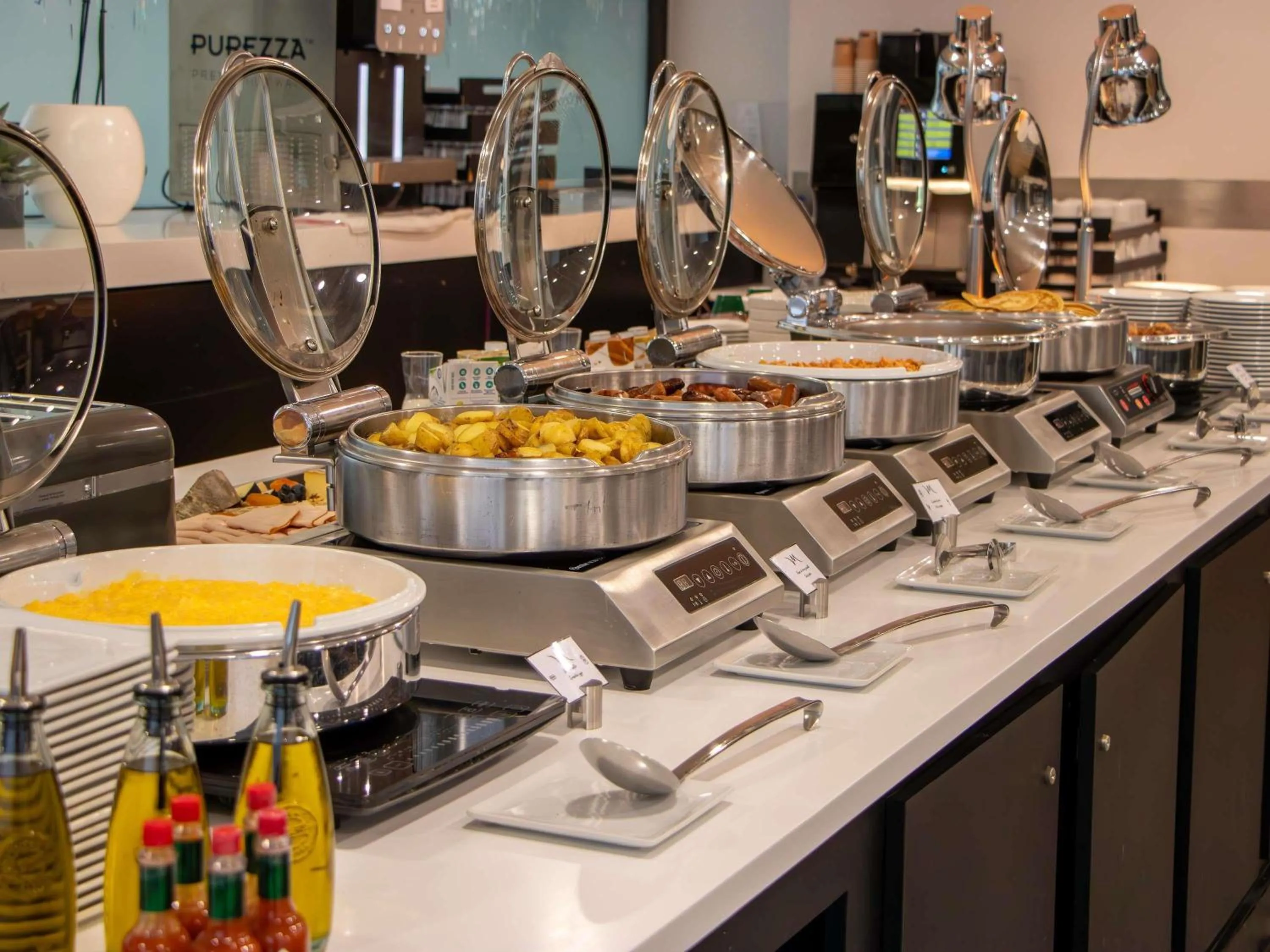 Breakfast in Mercure Paris Centre Tour Eiffel