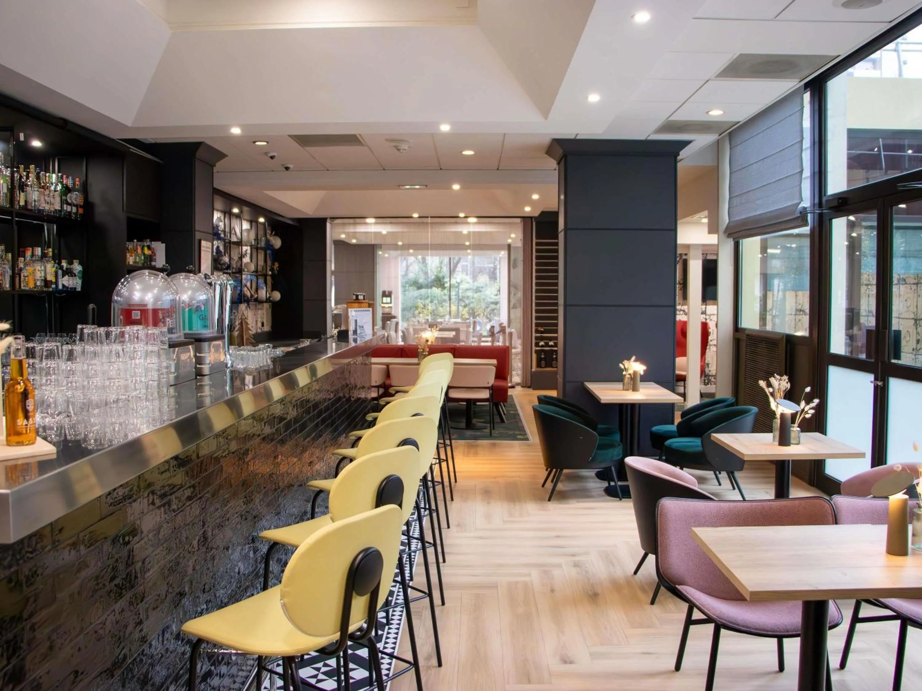 Lounge or bar in Mercure Paris Centre Tour Eiffel