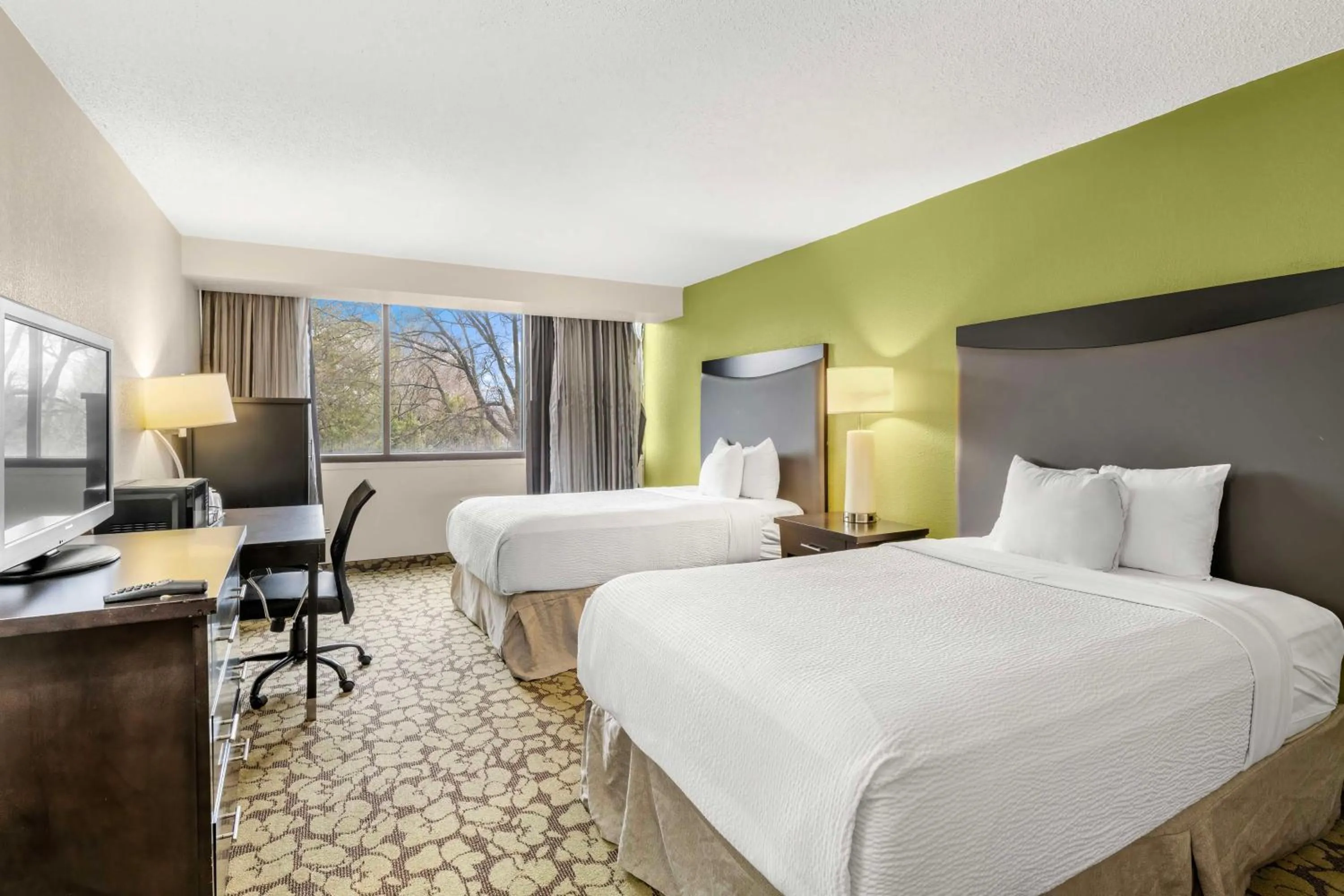 Bedroom, Bed in Red Lion Hotel Charlotte