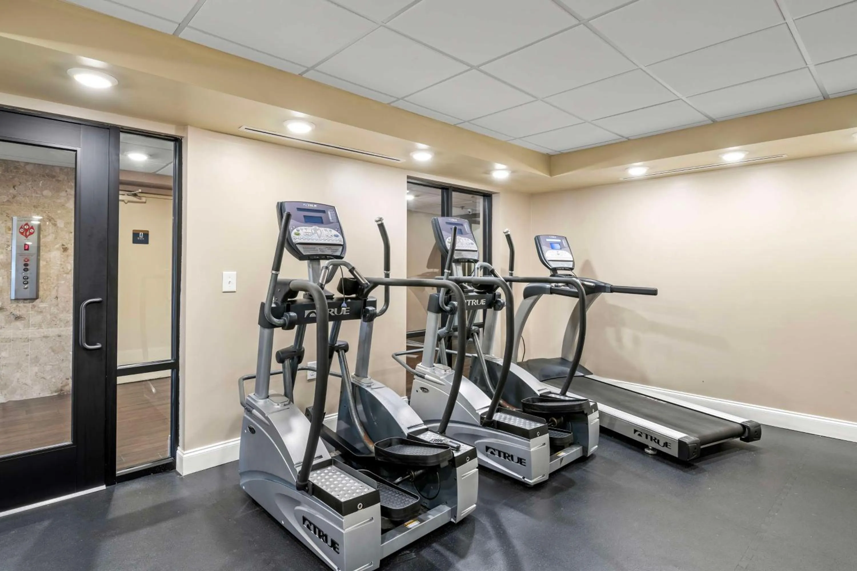 Fitness centre/facilities in Red Lion Hotel Charlotte