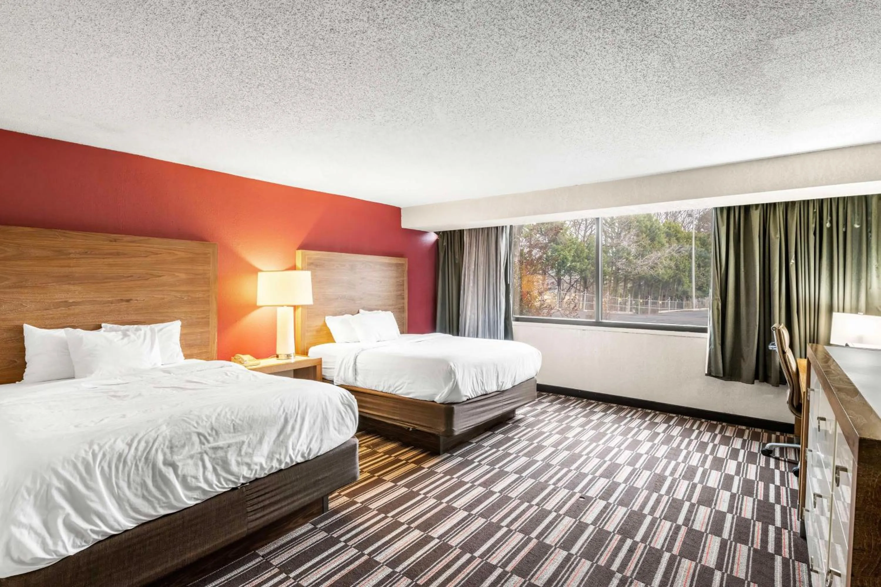 Bedroom, Bed in Red Lion Hotel Charlotte