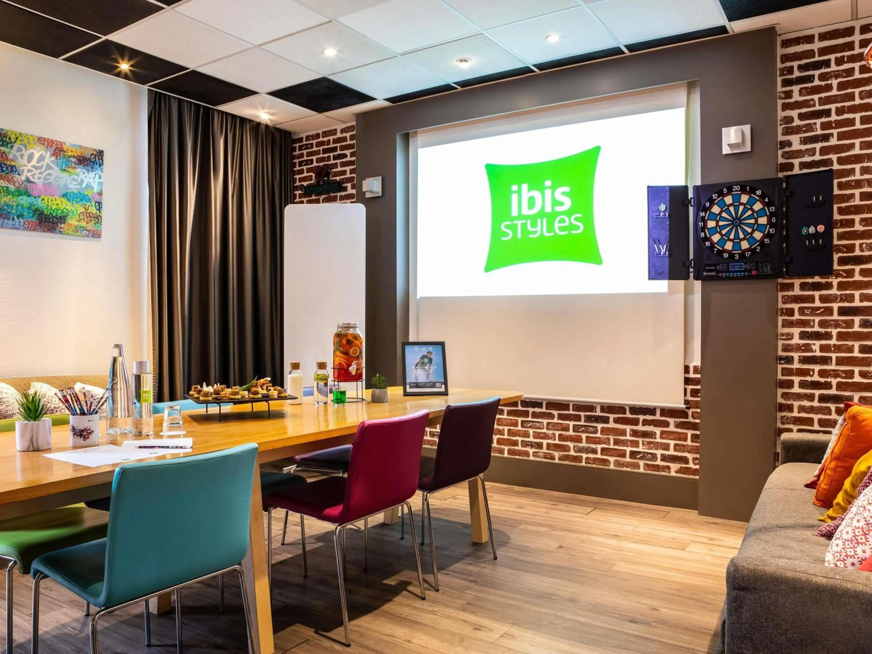 Meeting/conference room in ibis Styles Paris Bercy