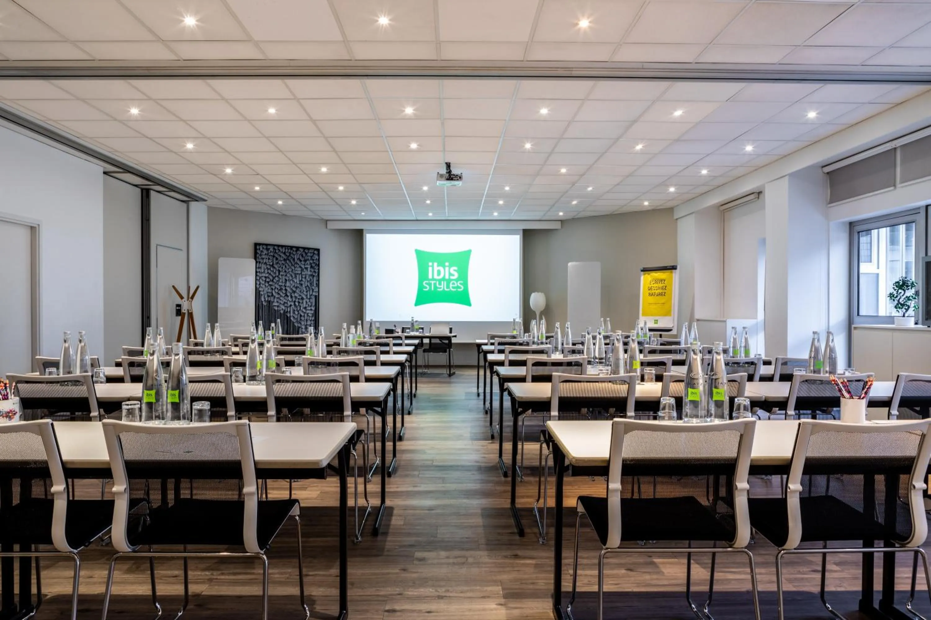 Meeting/conference room in ibis Styles Paris Bercy