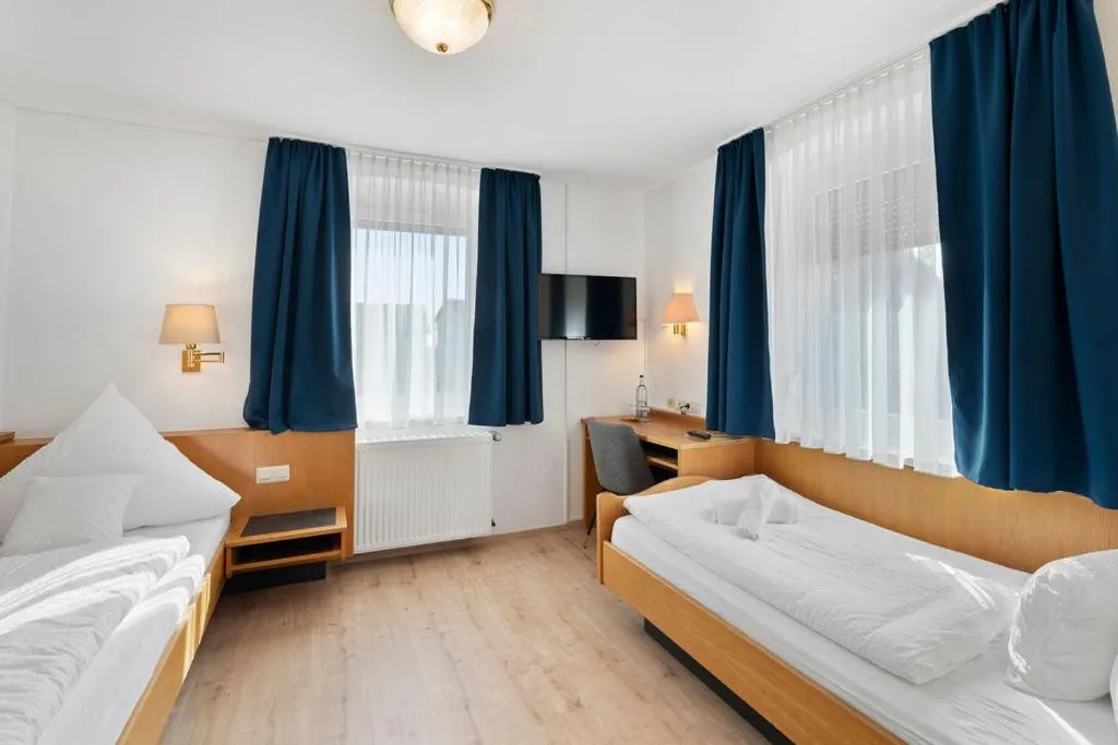 Bed in Hotel Garni Traube