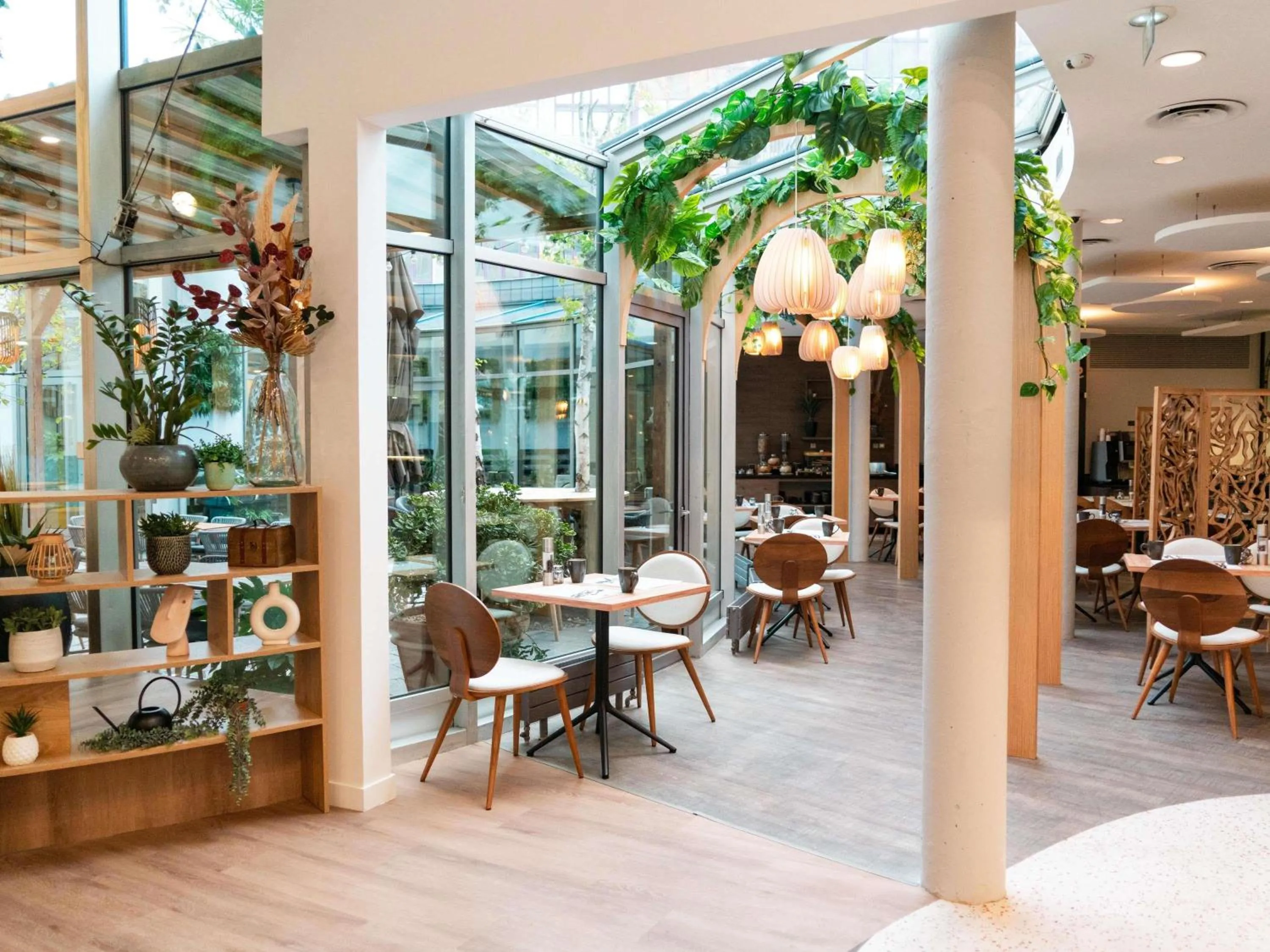 Restaurant/places to eat in Mercure Paris Val de Fontenay