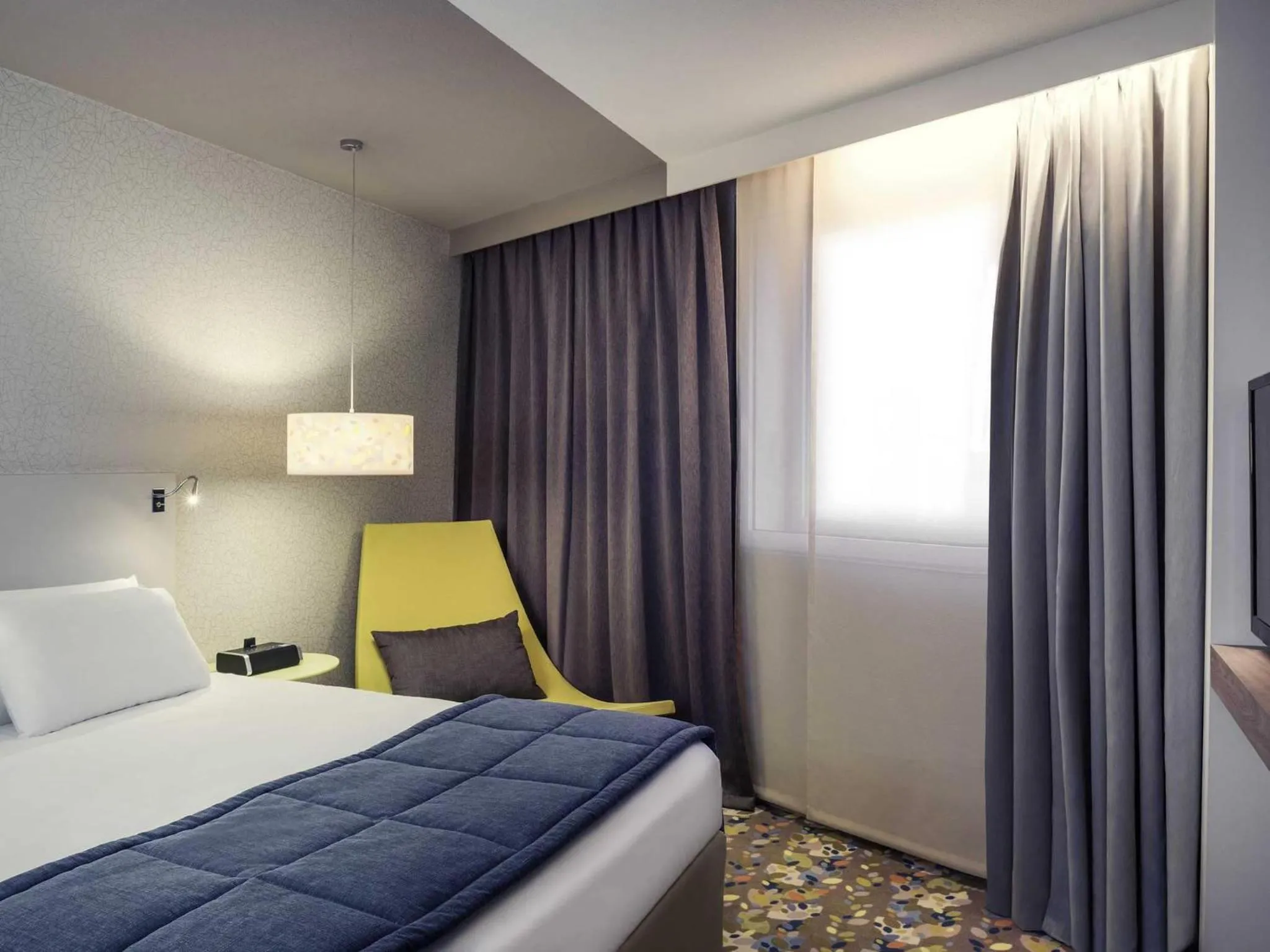 Business facilities, Bed in Mercure Paris Val de Fontenay