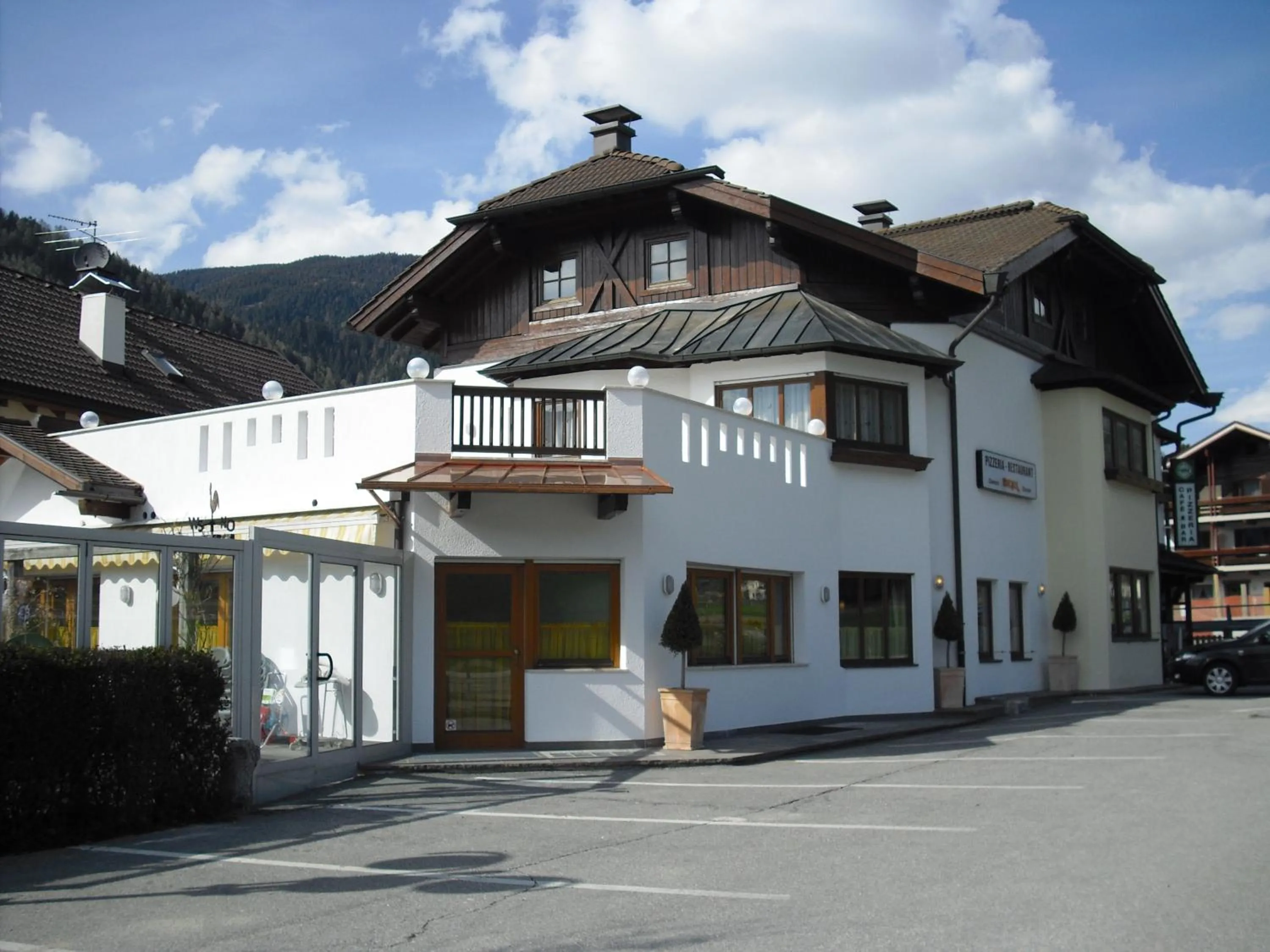 Property building in Pizzeria Restaurant Wieser