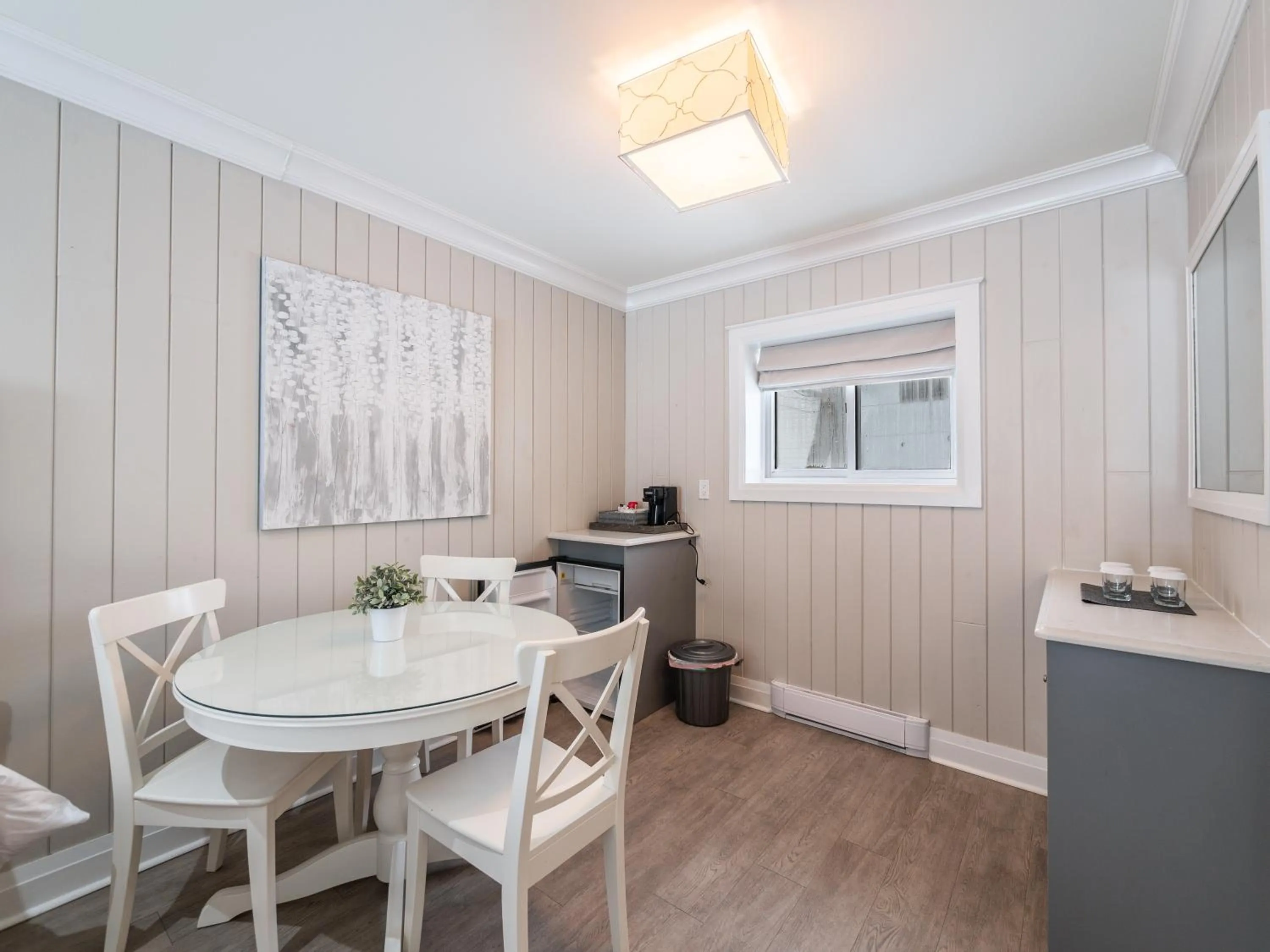 Dining area in Somerset Lakeside Resort