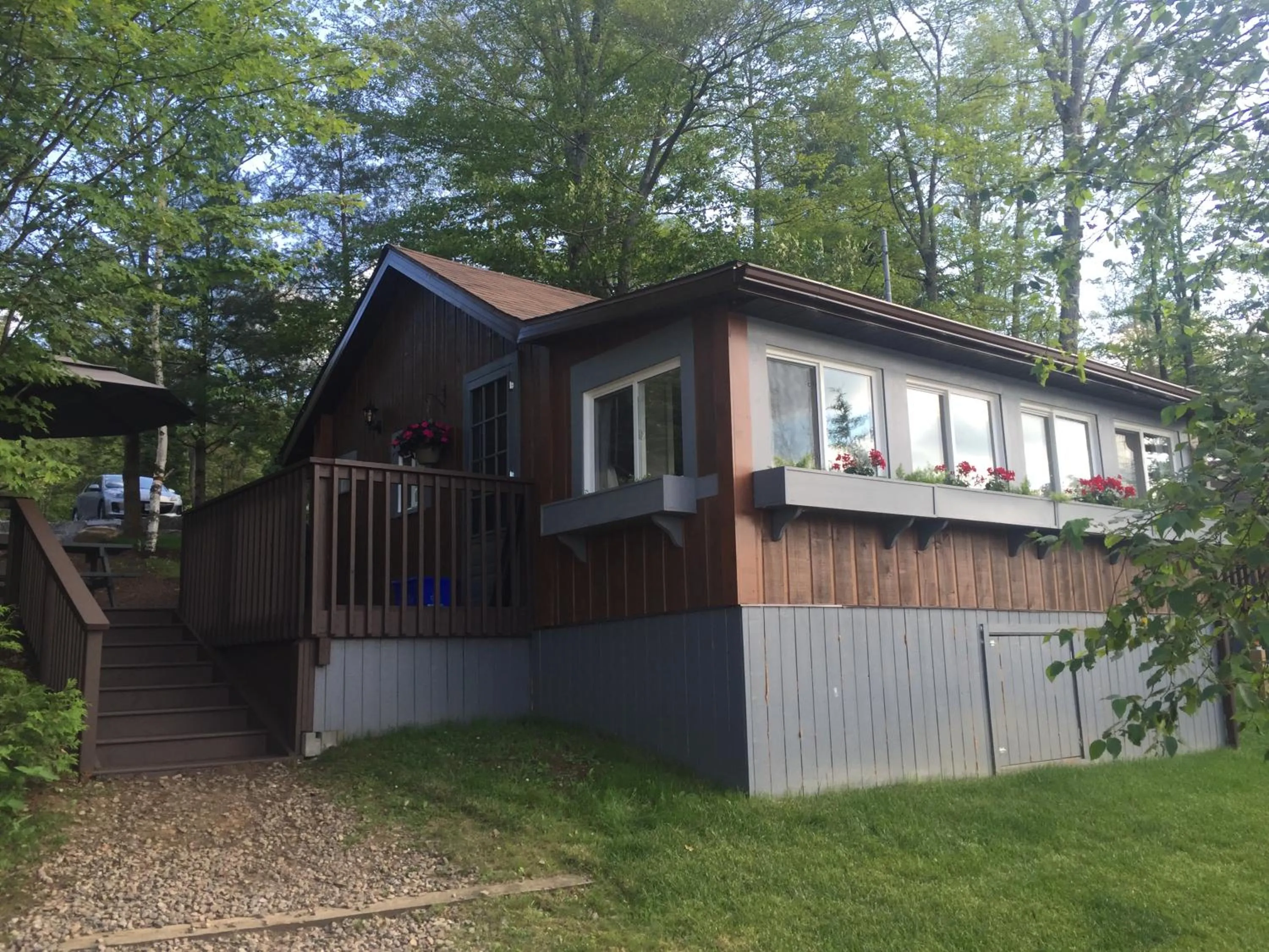 Property building in Somerset Lakeside Resort