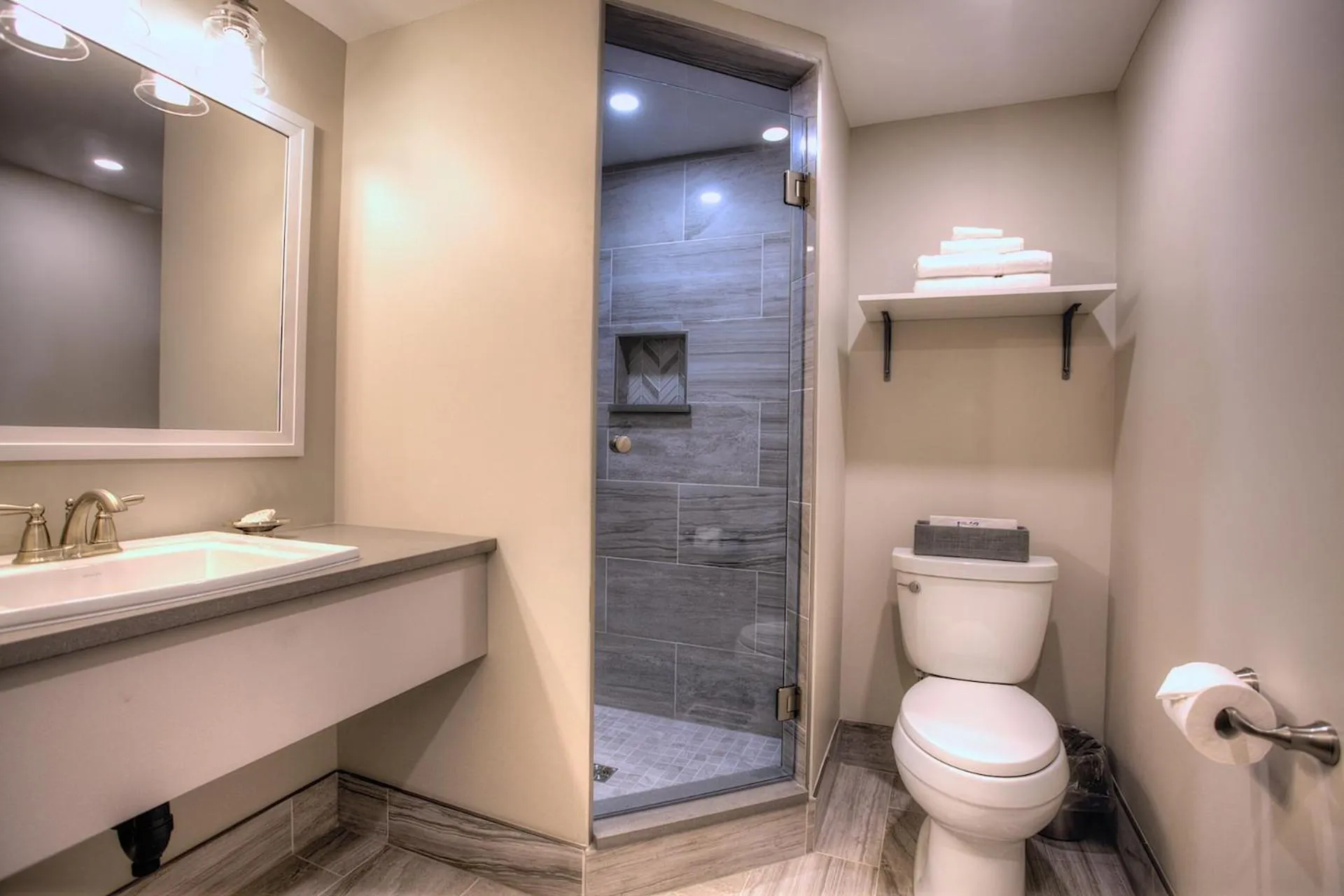 Shower in Somerset Lakeside Resort