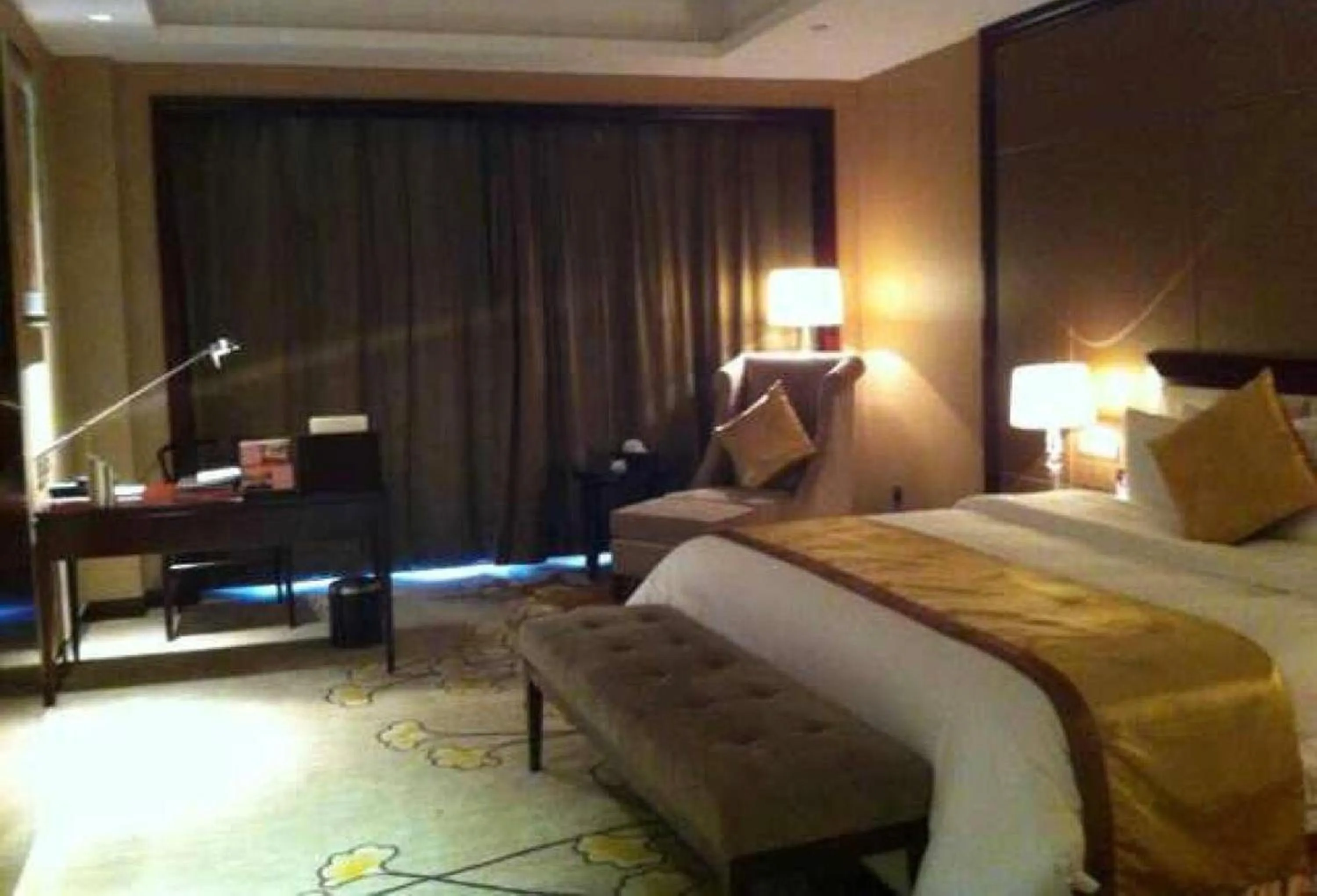 Bed in Jinling New Town Hotel Nanjing