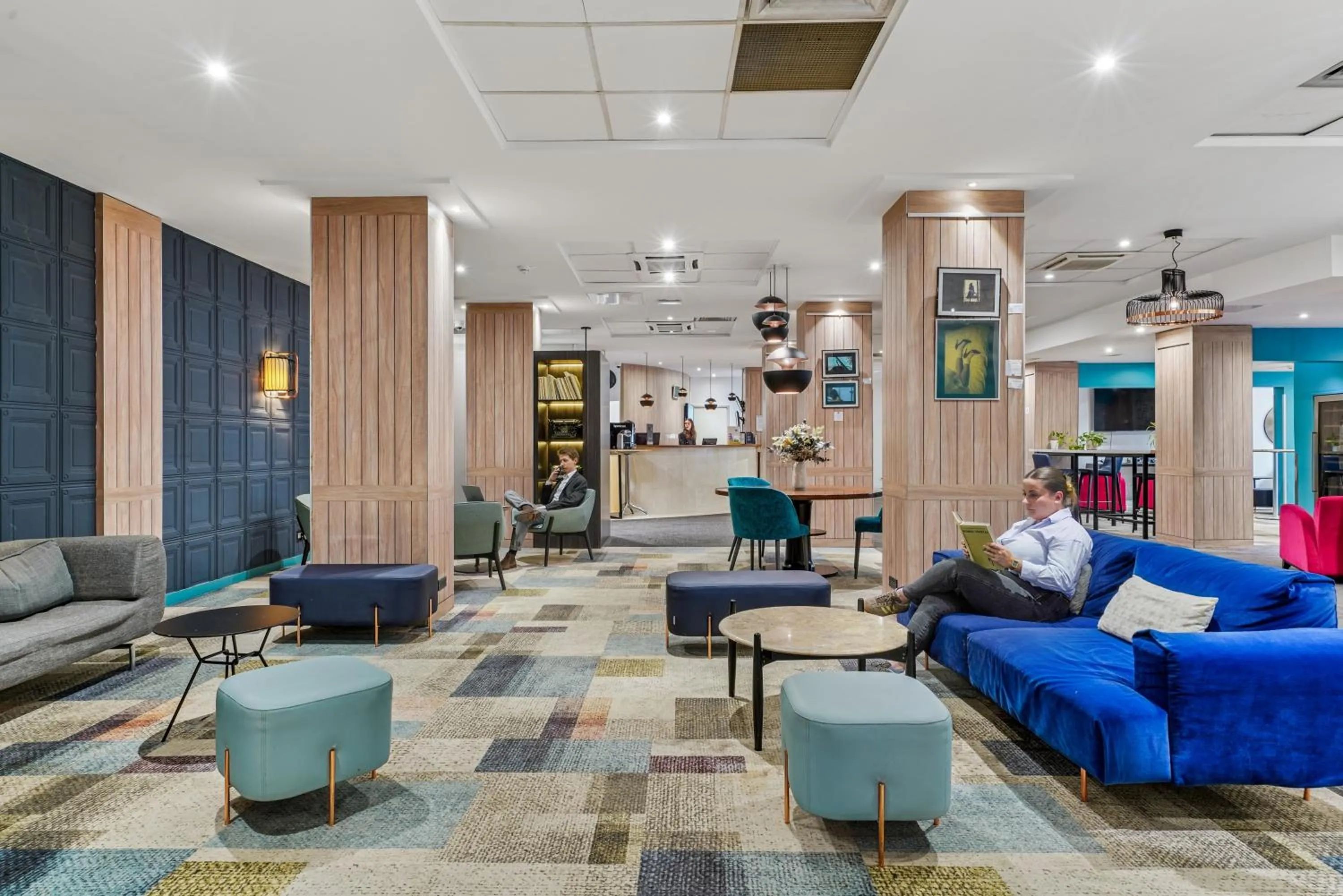 Lobby or reception in Mercure Paris Porte d'Orleans