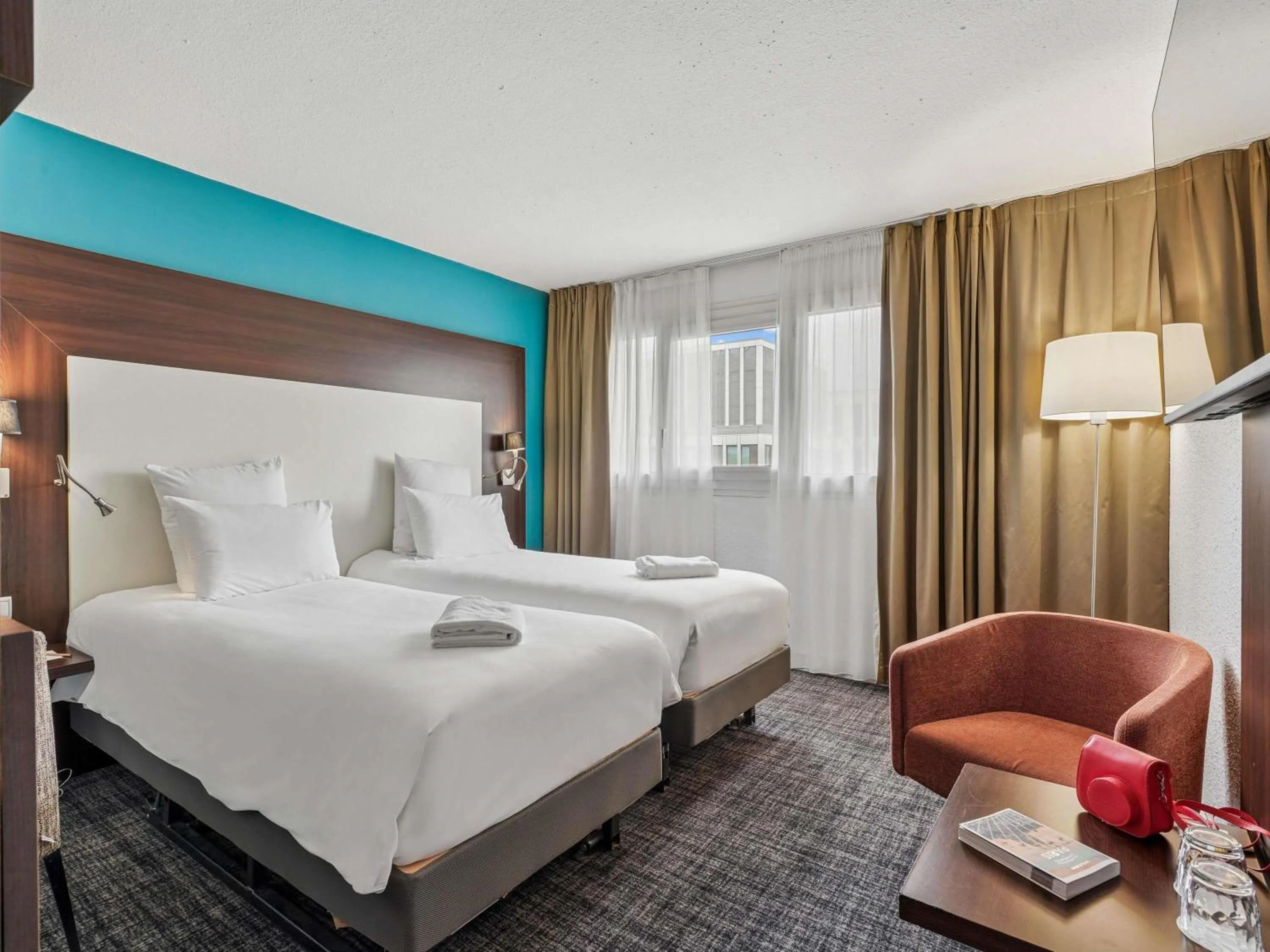 Bedroom, Bed in Mercure Paris Porte d'Orleans