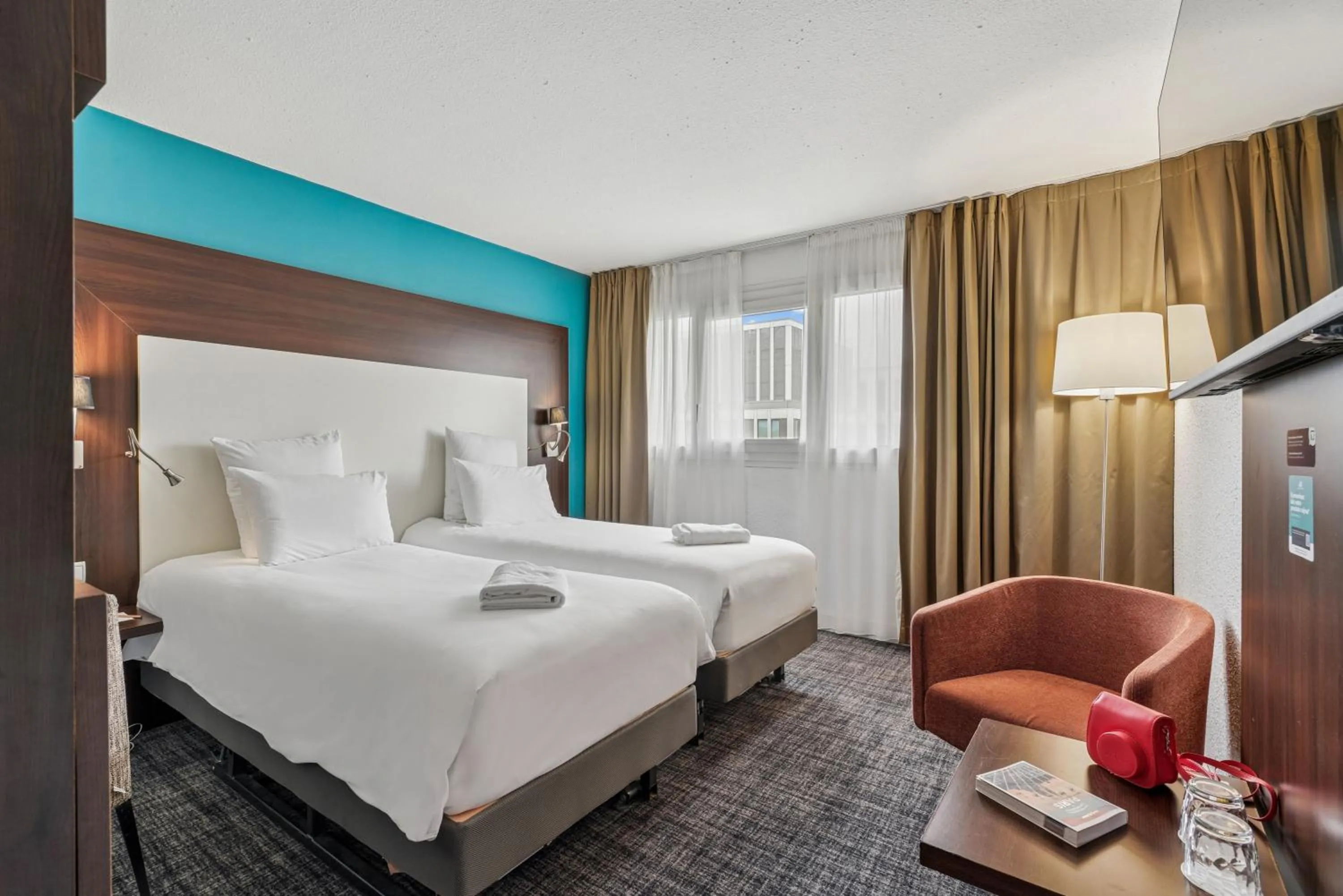 Photo of the whole room, Bed in Mercure Paris Porte d'Orleans