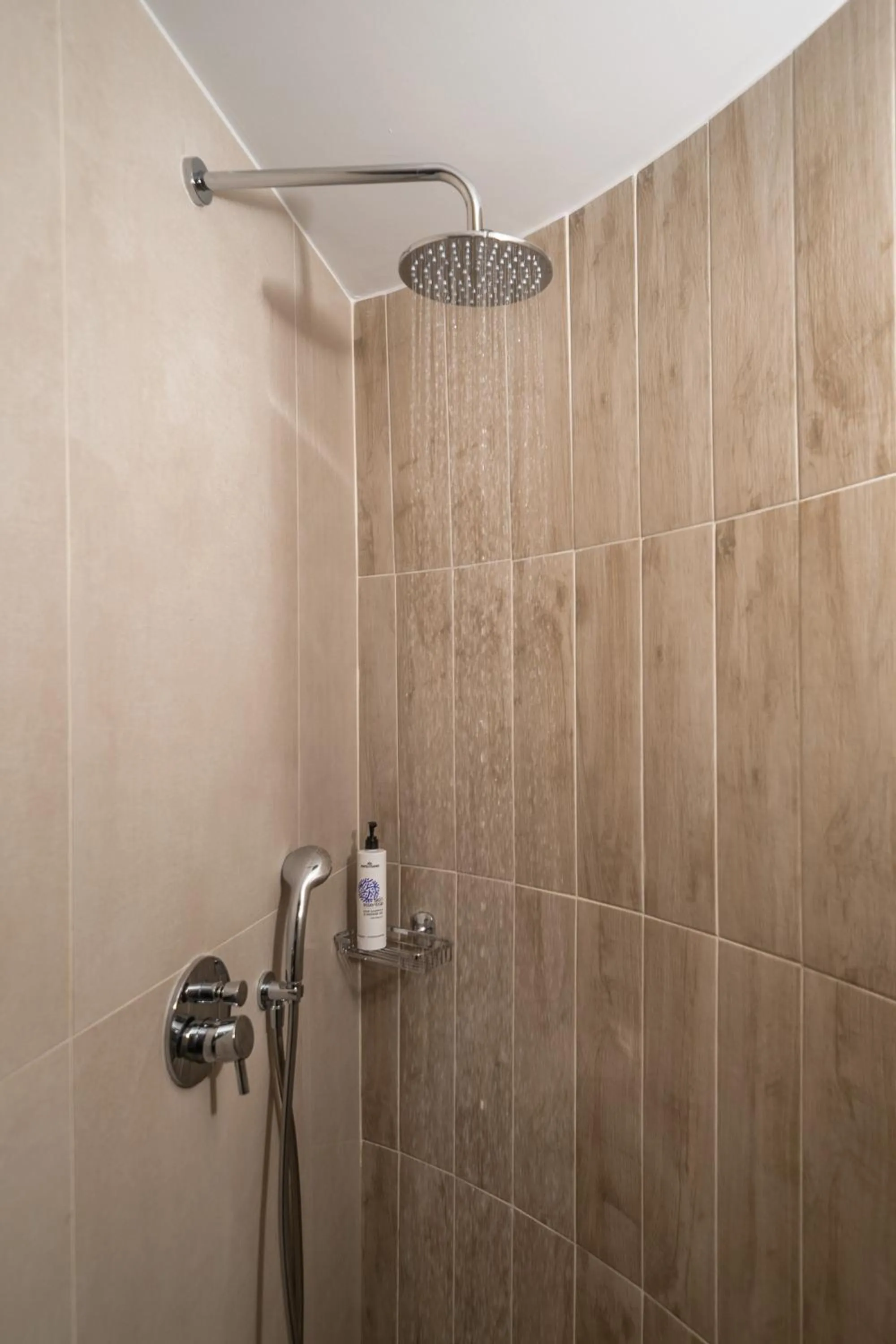 Shower in Fata Morgana Studios & Apartments