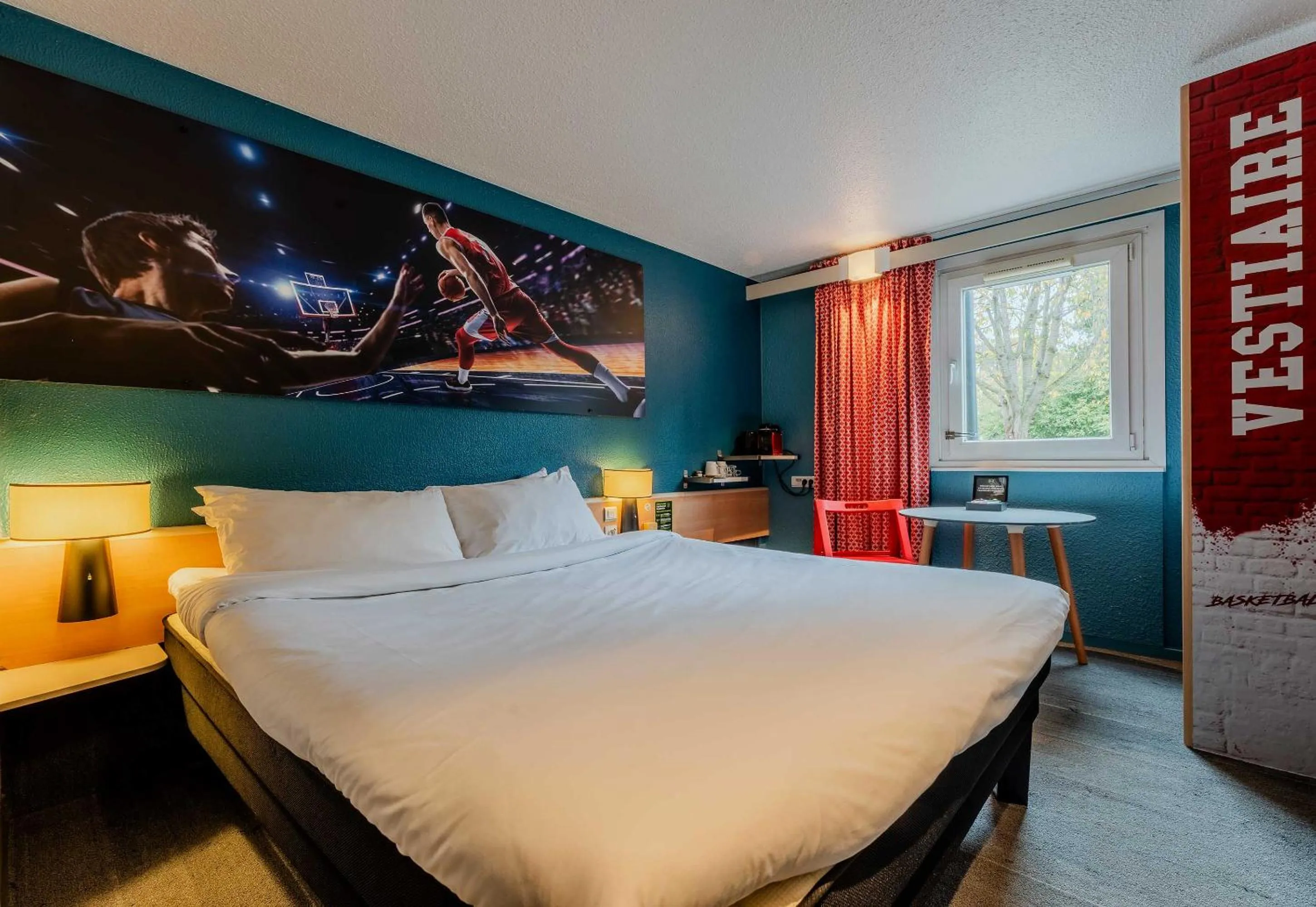 Bedroom, Bed in B&B HOTEL Lille Villeneuve d'Ascq Grand Stade