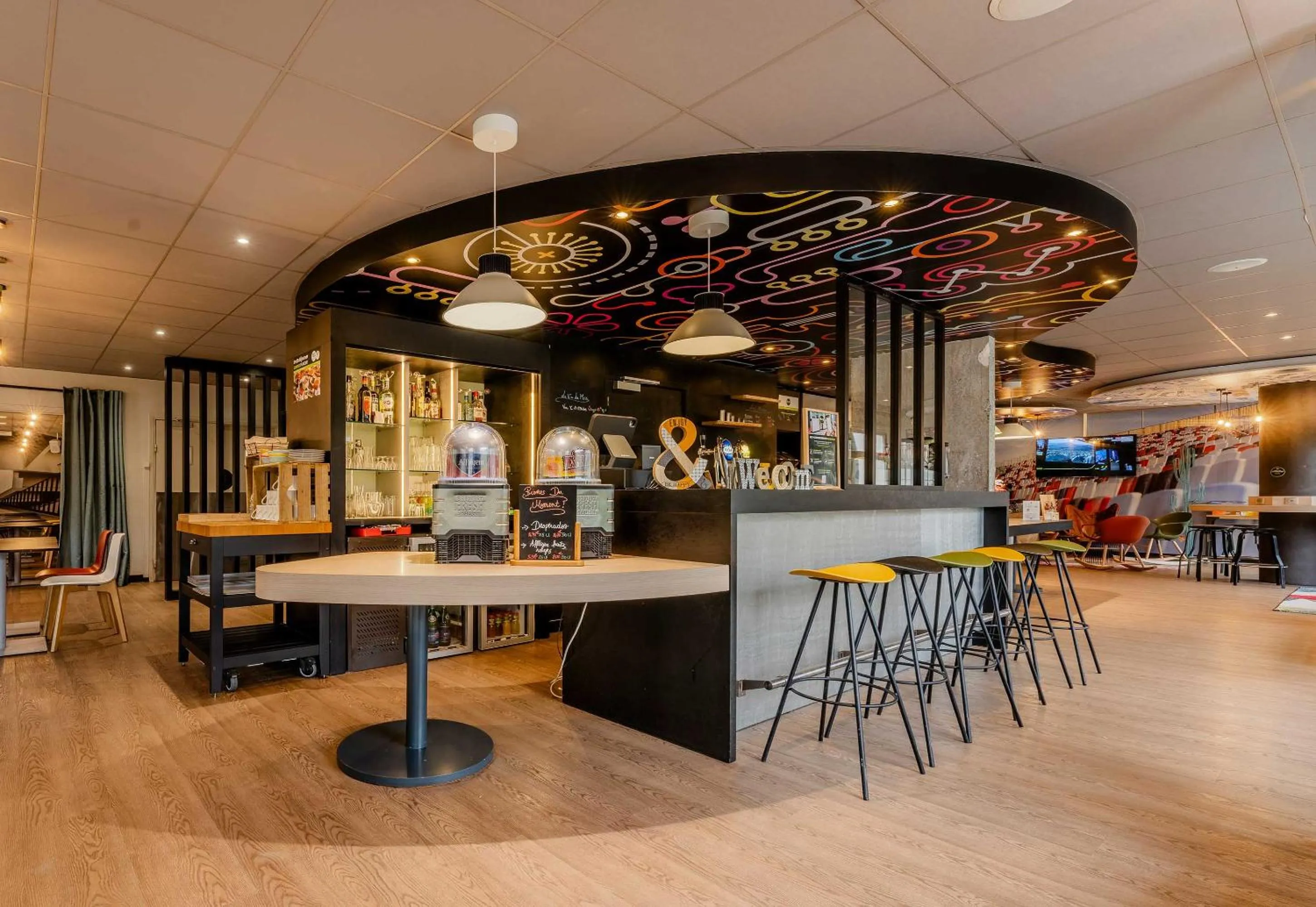 Lounge or bar in B&B HOTEL Lille Villeneuve d'Ascq Grand Stade