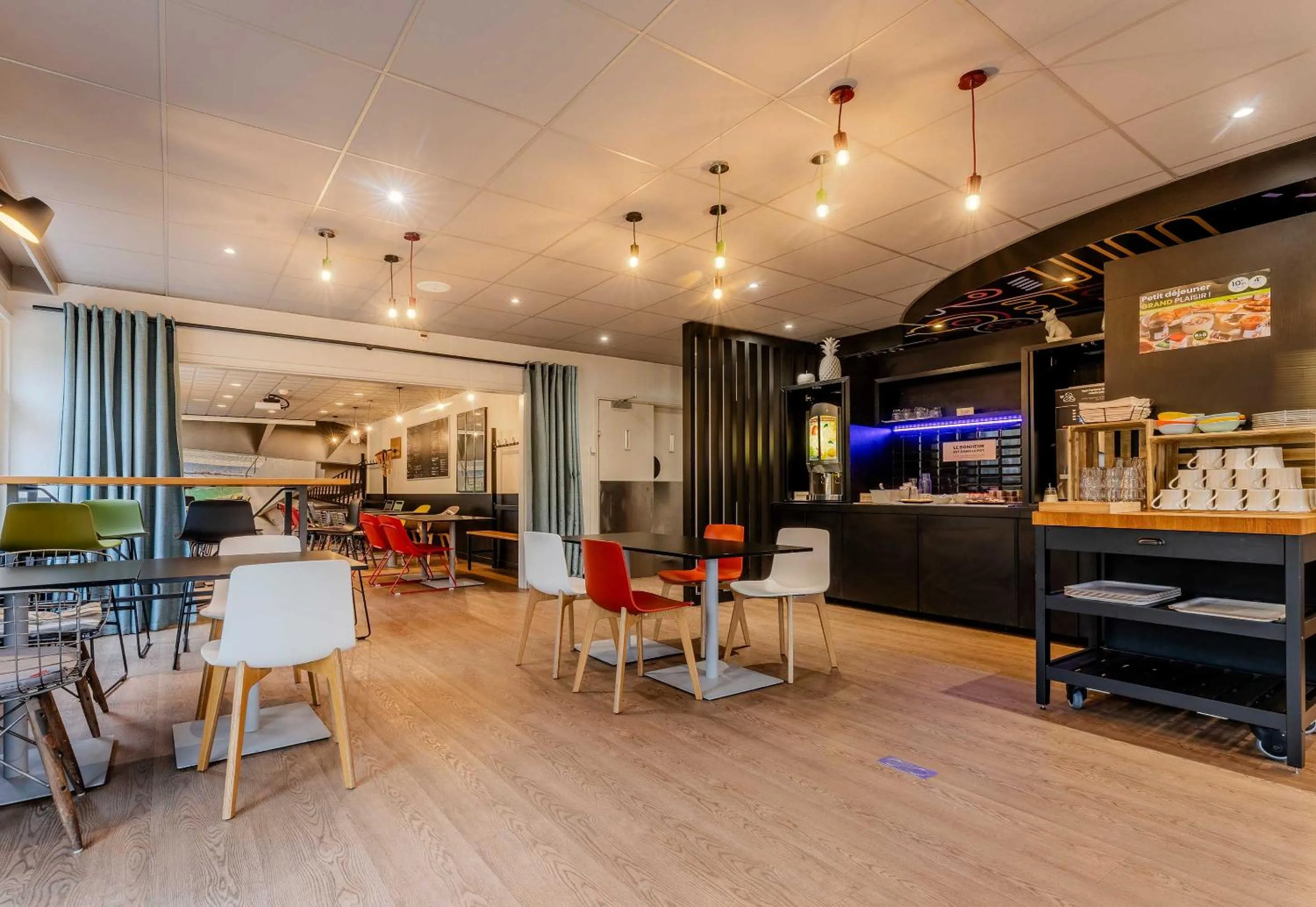 Restaurant/places to eat in B&B HOTEL Lille Villeneuve d'Ascq Grand Stade