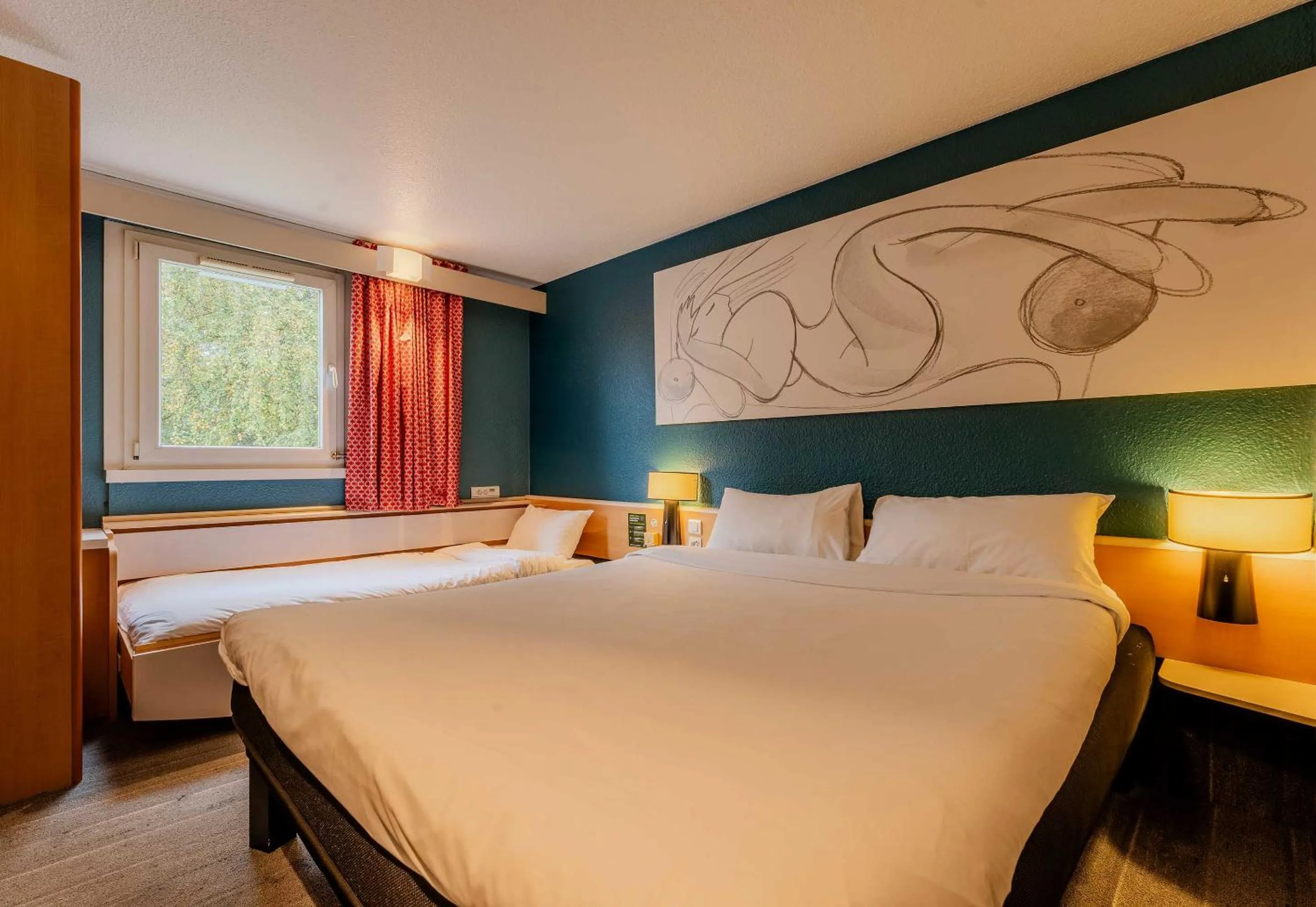 Bedroom, Bed in B&B HOTEL Lille Villeneuve d'Ascq Grand Stade