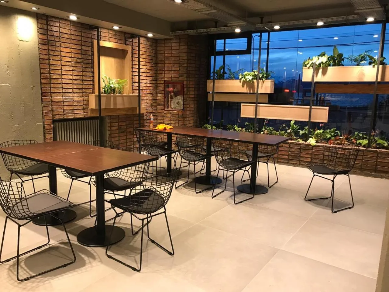 Restaurant/places to eat in Hotel Eco Max