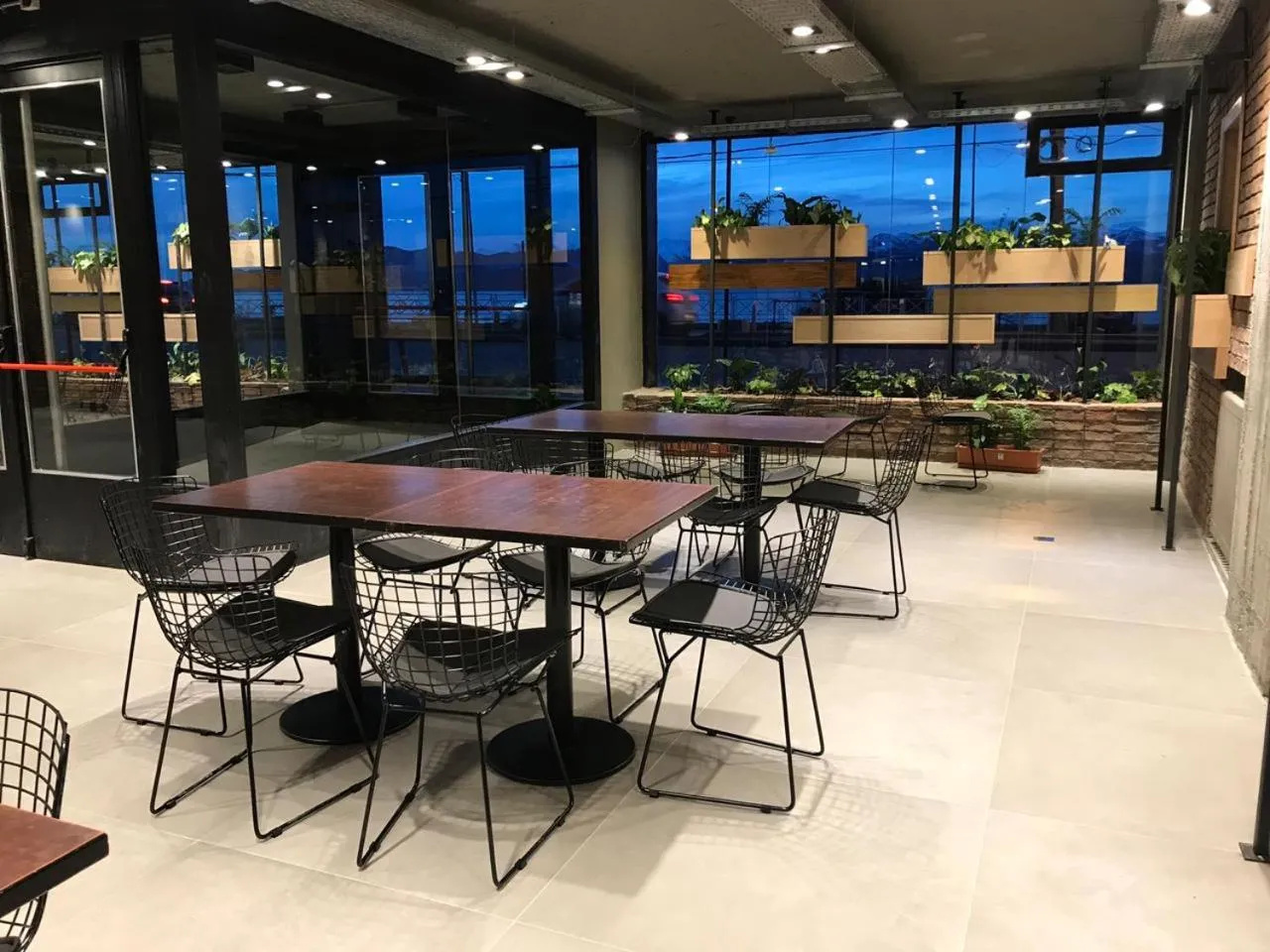 Restaurant/places to eat in Hotel Eco Max