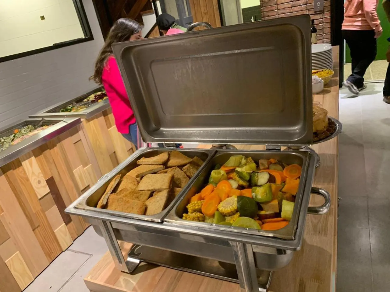 Restaurant/places to eat in Hotel Eco Max