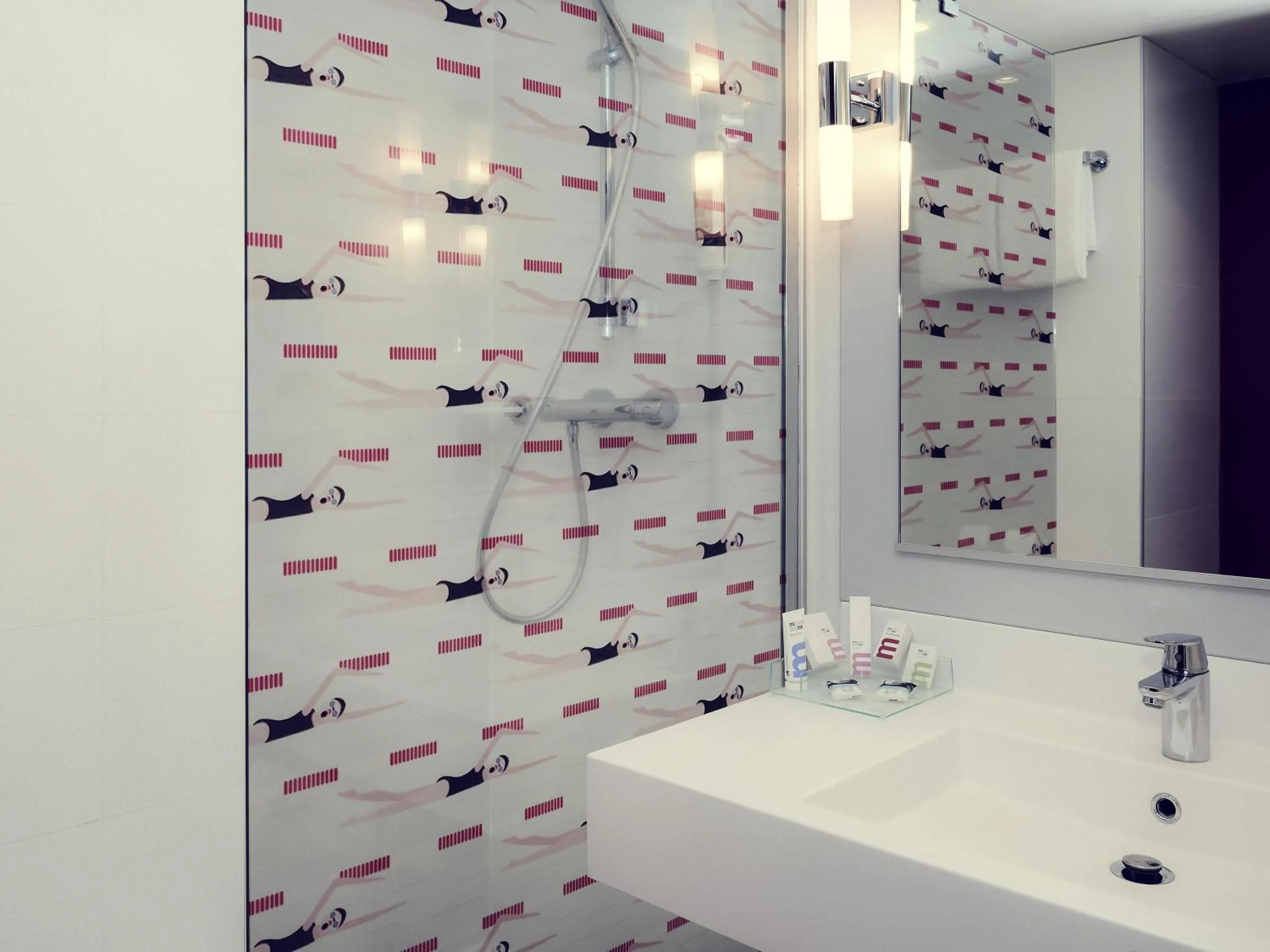 Bedroom in Mercure Honfleur