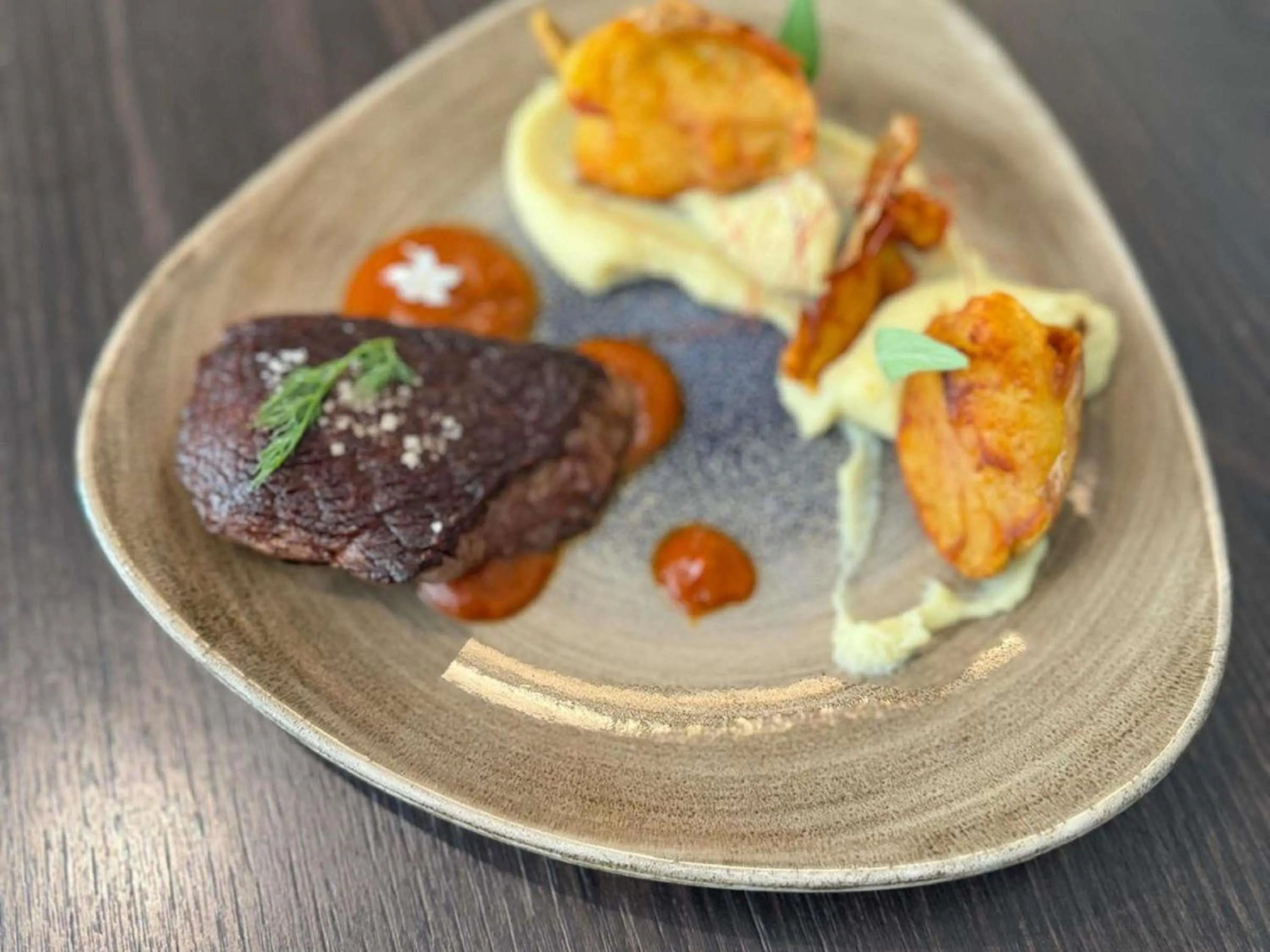 Restaurant/places to eat in Novotel Bayeux