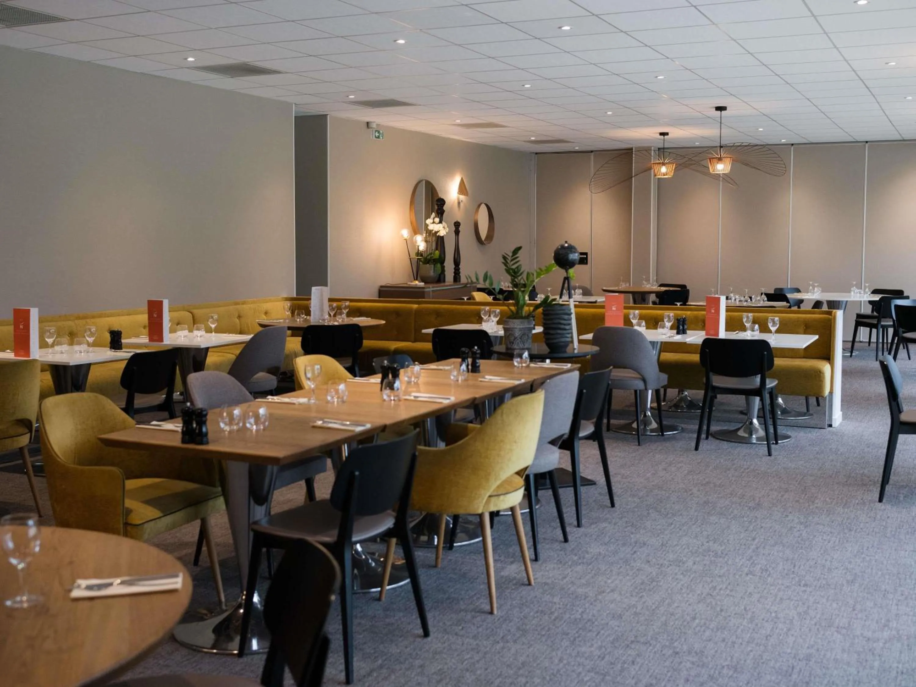 Restaurant/places to eat in Novotel Bayeux