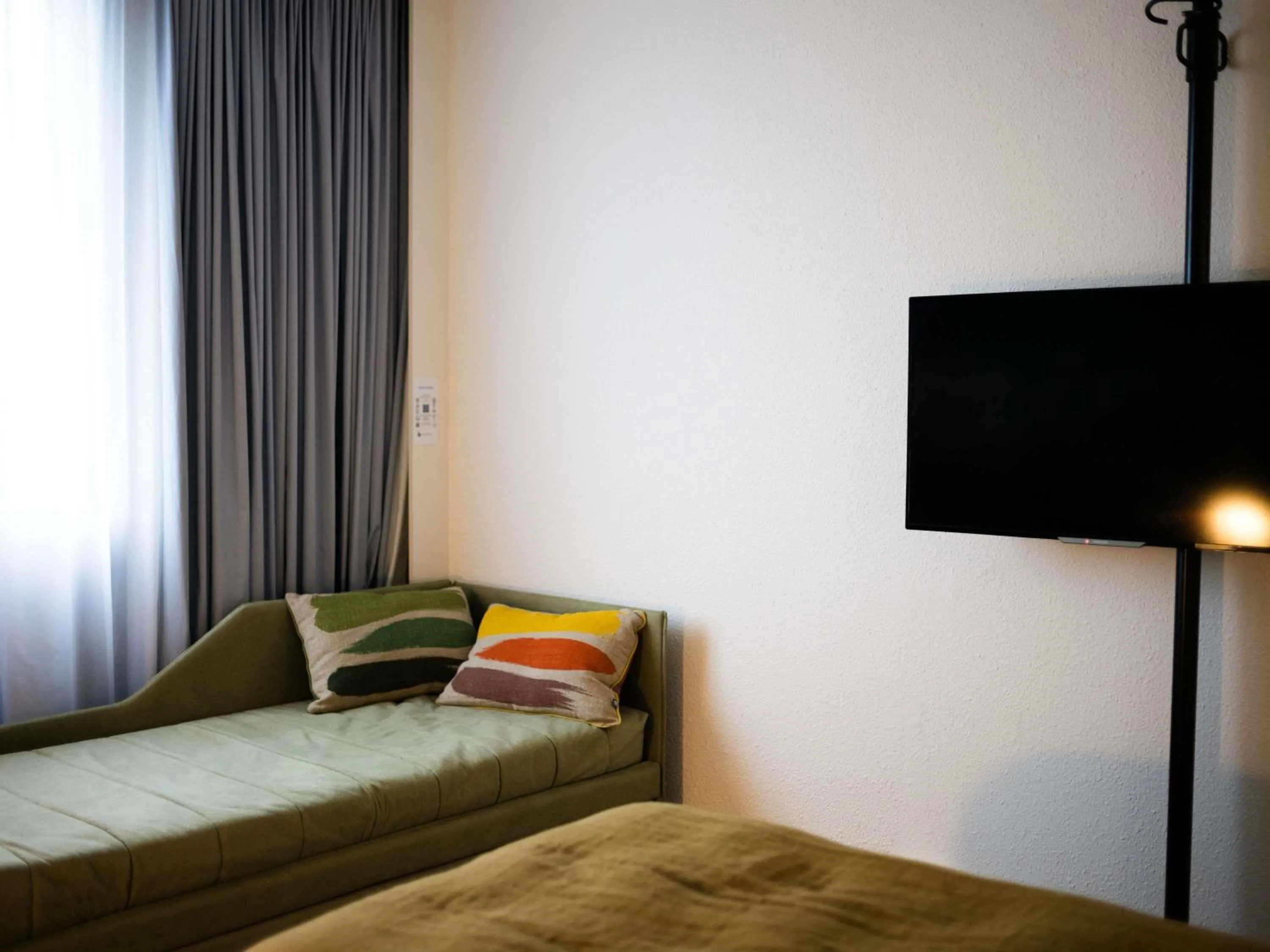 Bedroom, Bed in Novotel Bayeux