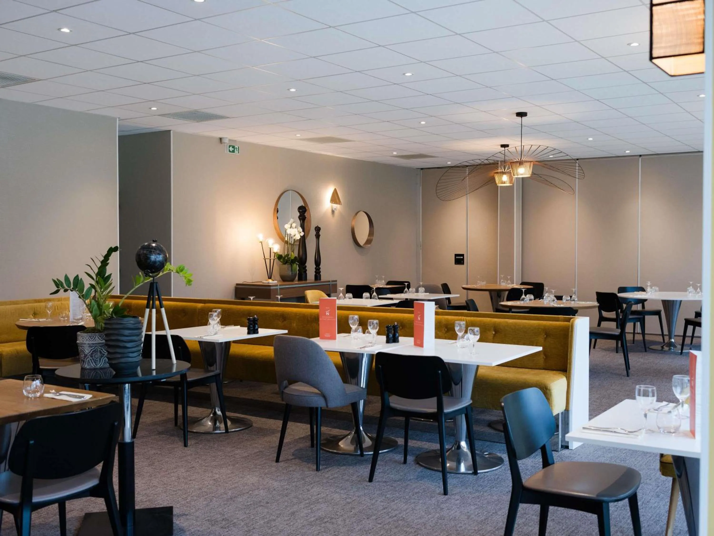 Restaurant/places to eat in Novotel Bayeux
