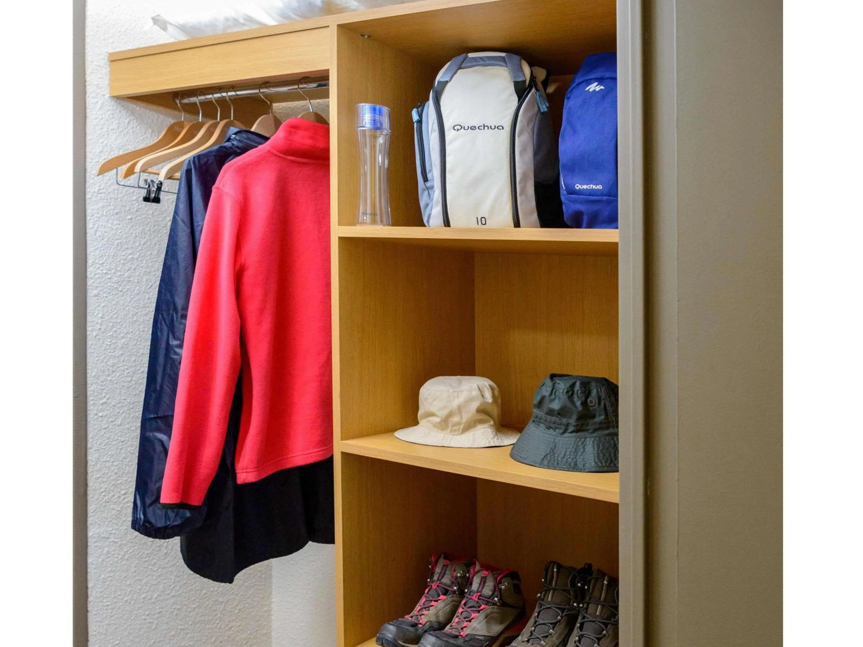 Bedroom in Novotel Bayeux