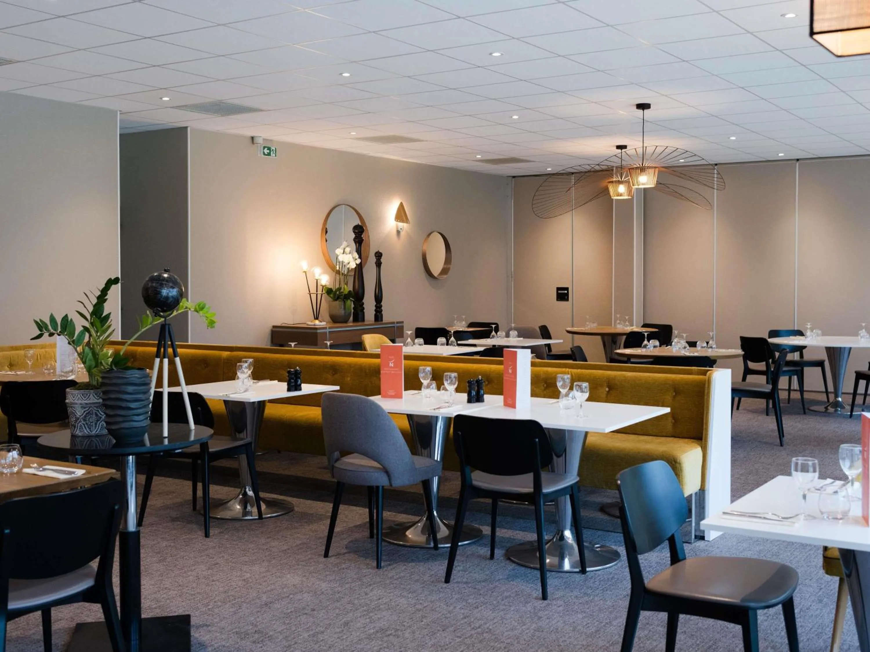 Restaurant/places to eat in Novotel Bayeux