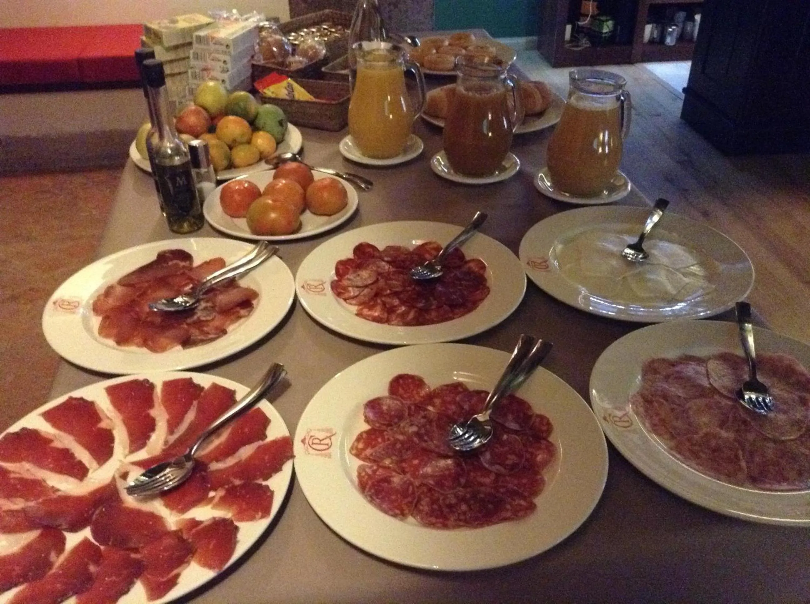 Continental breakfast in Hotel Cardenal Ram