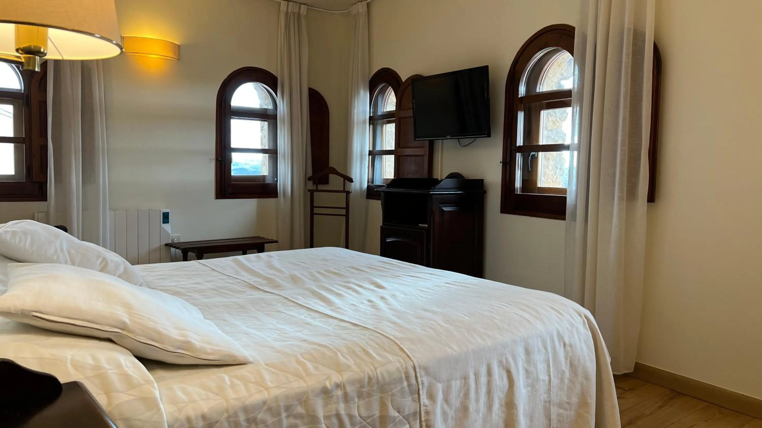 Bed in Hotel Cardenal Ram