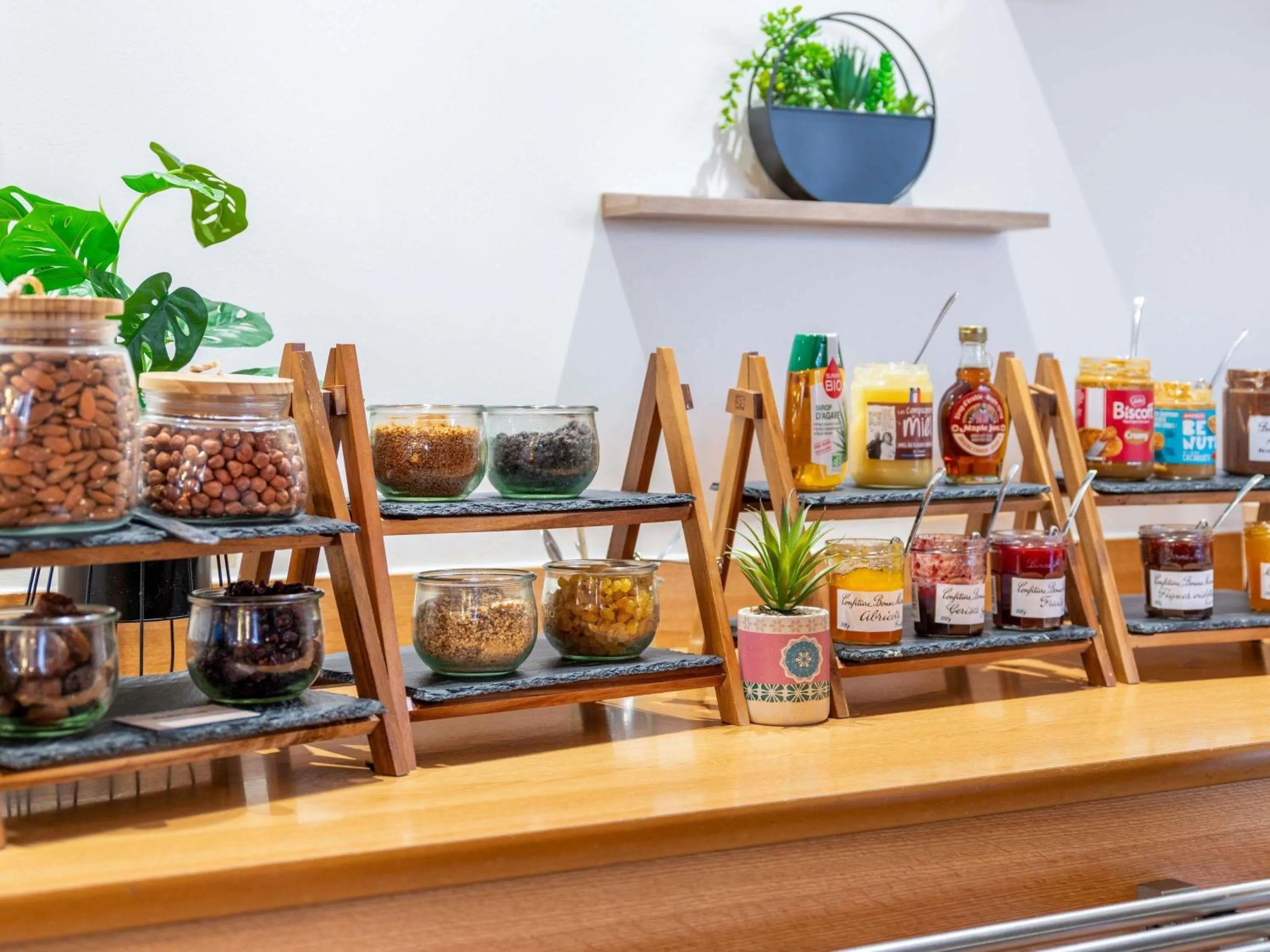 Breakfast in ibis Lyon Gare Part Dieu